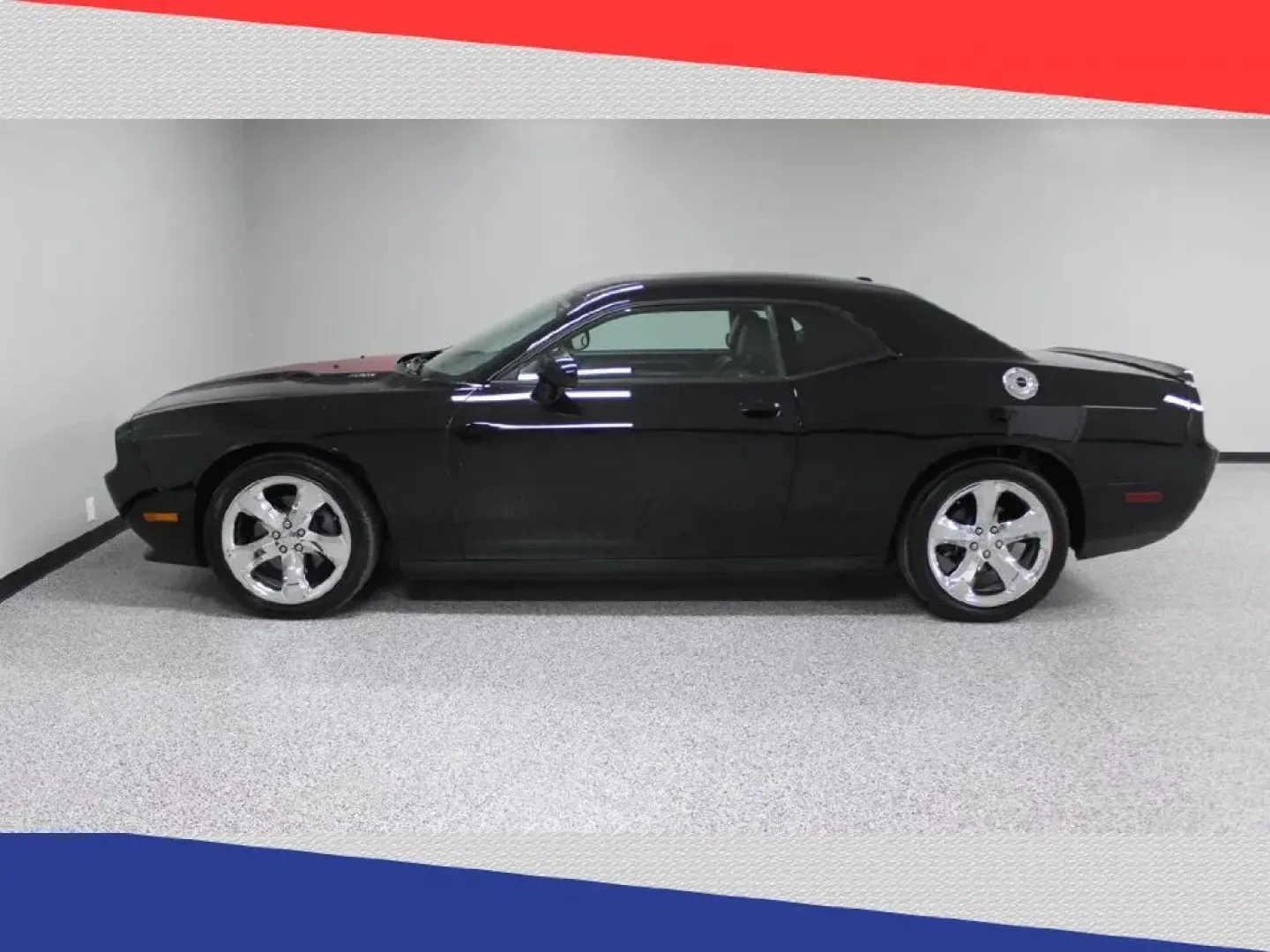 2013 Dodge Challenger R/T (2C3CDYBT4DH) with an 5.7L V8 OHV 16V engine, 4-Speed Automatic transmission, located at 5170 N La Cholla Blvd, Tucson, AZ, 85705, (520) 989-0282, 32.228245, -111.011742 - 2013 Dodge Challenger - Photo#5