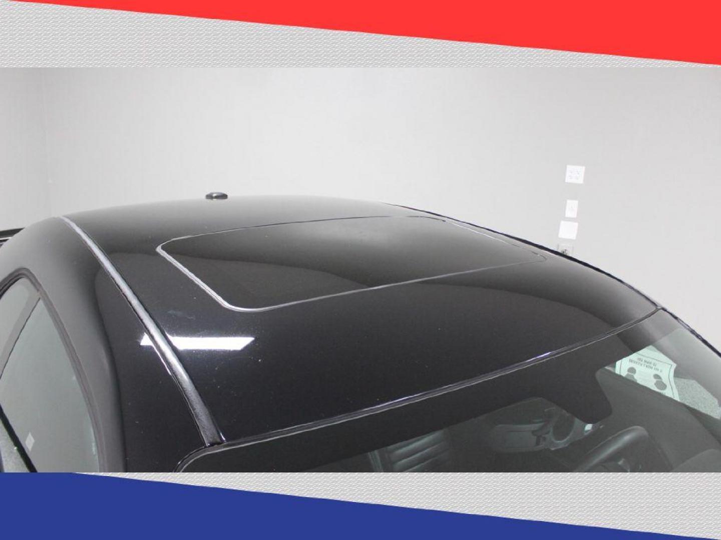 2013 Dodge Challenger R/T (2C3CDYBT4DH) with an 5.7L V8 OHV 16V engine, 4-Speed Automatic transmission, located at 5170 N La Cholla Blvd, Tucson, AZ, 85705, (520) 989-0282, 32.228245, -111.011742 - 2013 Dodge Challenger - Photo#9