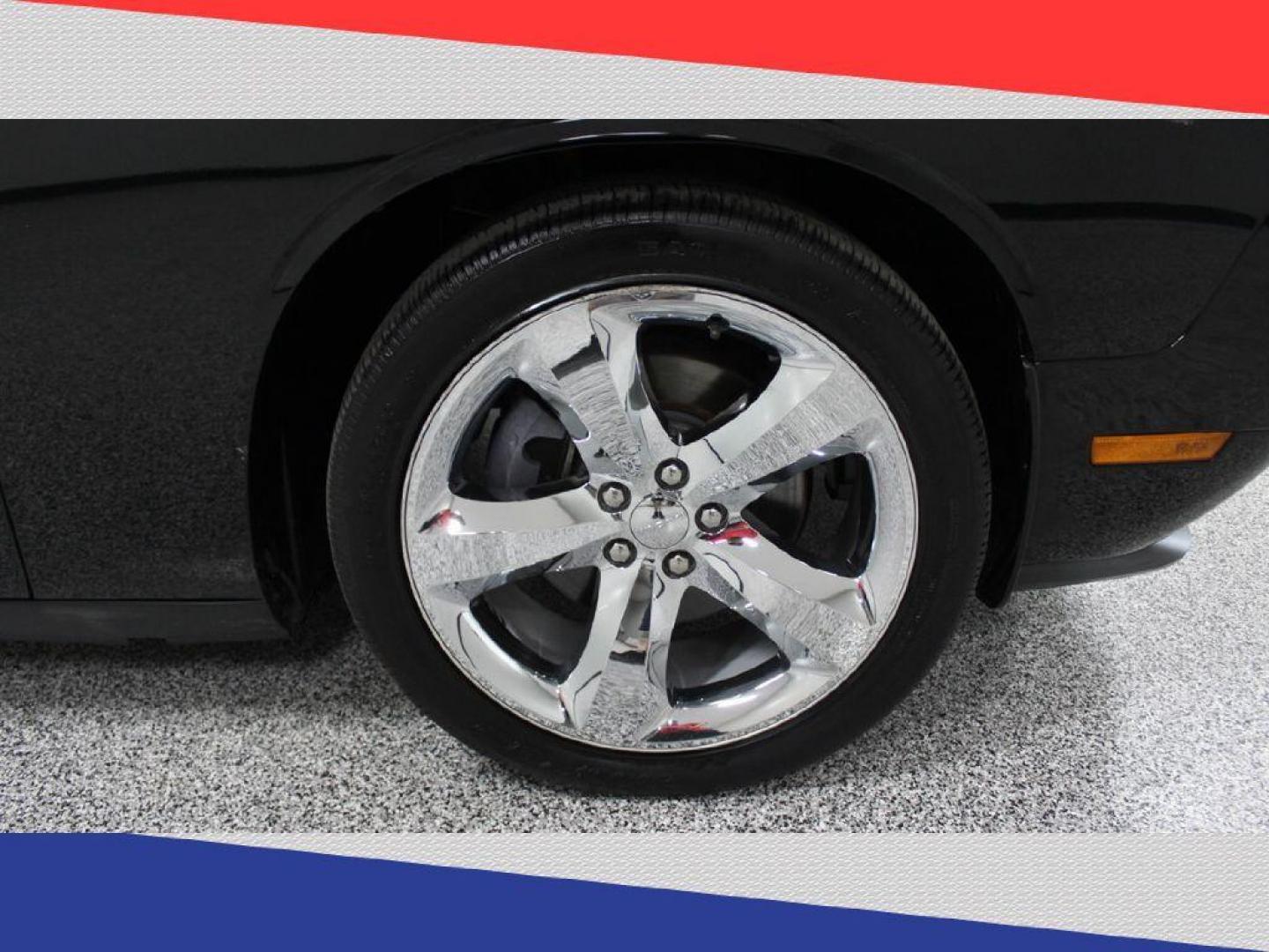 2013 Dodge Challenger R/T (2C3CDYBT4DH) with an 5.7L V8 OHV 16V engine, 4-Speed Automatic transmission, located at 5170 N La Cholla Blvd, Tucson, AZ, 85705, (520) 989-0282, 32.228245, -111.011742 - 2013 Dodge Challenger - Photo#41