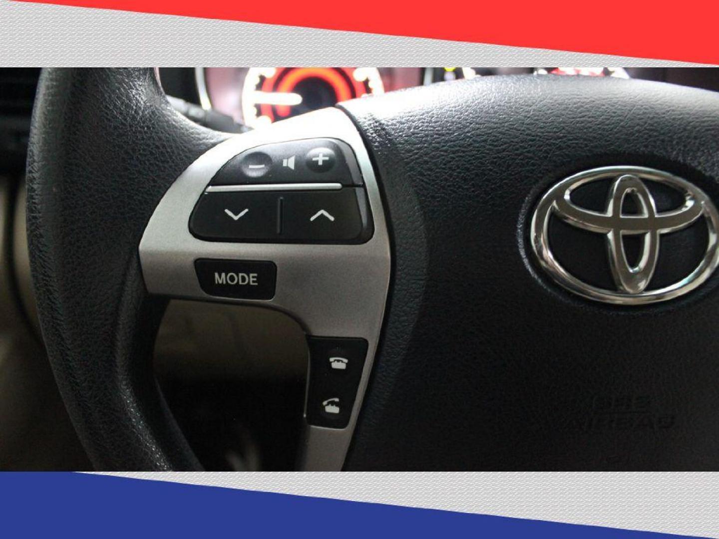2011 Toyota Highlander Base 2WD V6 (5TDZK3EH1BS) with an 3.5L V6 DOHC 24V engine, 5-Speed Automatic transmission, located at 5170 N La Cholla Blvd, Tucson, AZ, 85705, (520) 989-0282, 32.228245, -111.011742 - 2011 Toyota Highlander - Photo#15