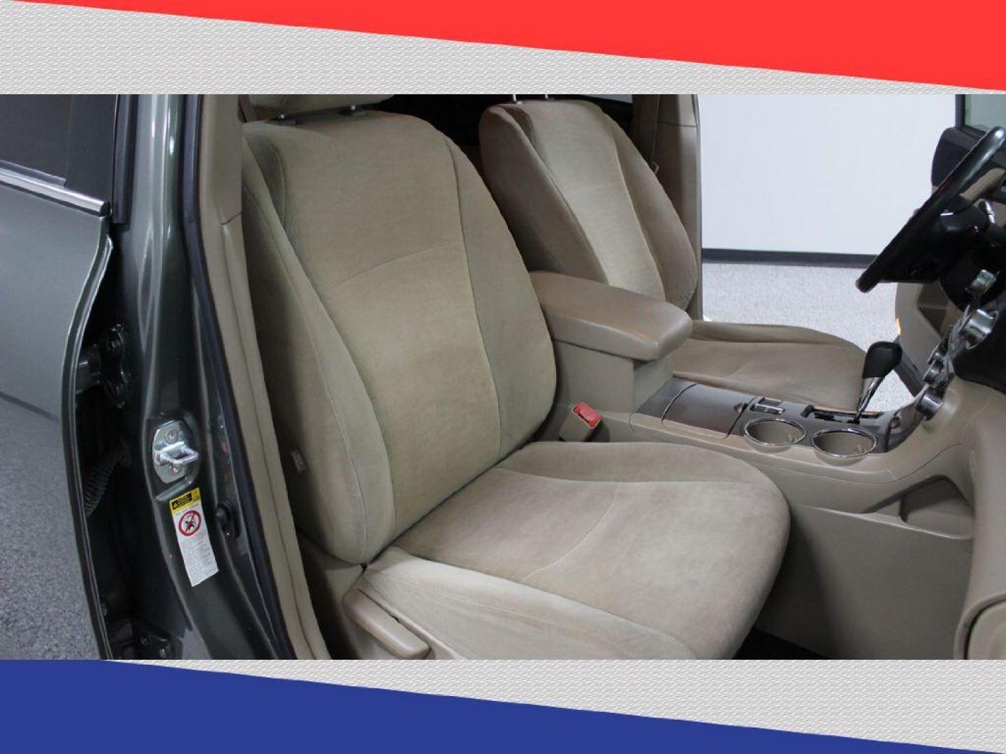 2011 Toyota Highlander Base 2WD V6 (5TDZK3EH1BS) with an 3.5L V6 DOHC 24V engine, 5-Speed Automatic transmission, located at 5170 N La Cholla Blvd, Tucson, AZ, 85705, (520) 989-0282, 32.228245, -111.011742 - 2011 Toyota Highlander - Photo#31