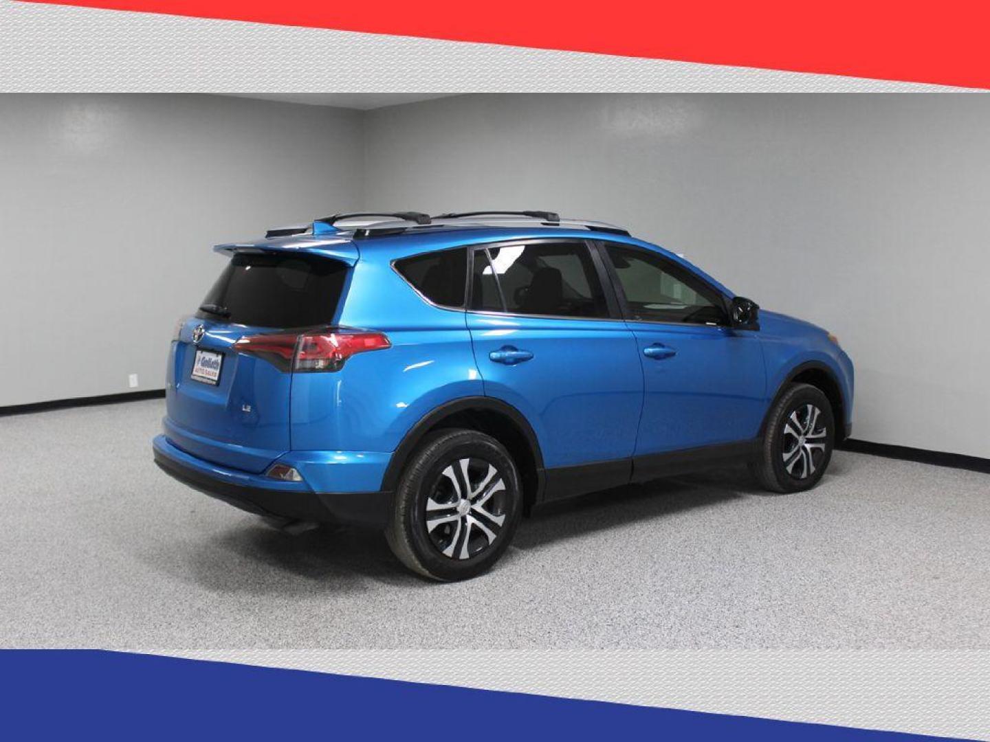 2017 Toyota RAV4 LE FWD (JTMZFREV3HJ) with an 2.5L L4 DOHC 16V engine, 6A transmission, located at 5170 N La Cholla Blvd, Tucson, AZ, 85705, (520) 989-0282, 32.228245, -111.011742 - 2017 Toyota RAV4 - Photo#2