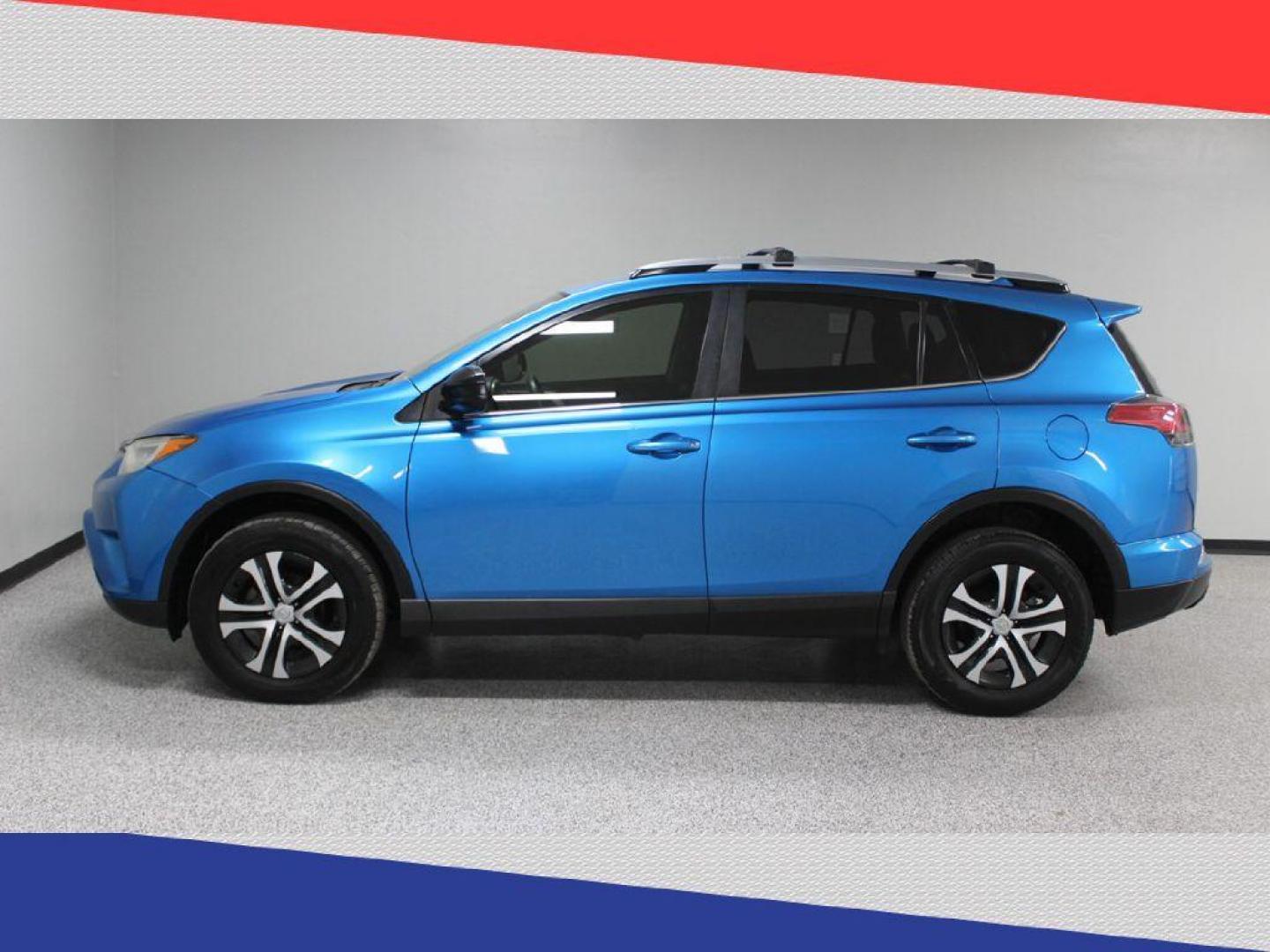 2017 Toyota RAV4 LE FWD (JTMZFREV3HJ) with an 2.5L L4 DOHC 16V engine, 6A transmission, located at 5170 N La Cholla Blvd, Tucson, AZ, 85705, (520) 989-0282, 32.228245, -111.011742 - 2017 Toyota RAV4 - Photo#5