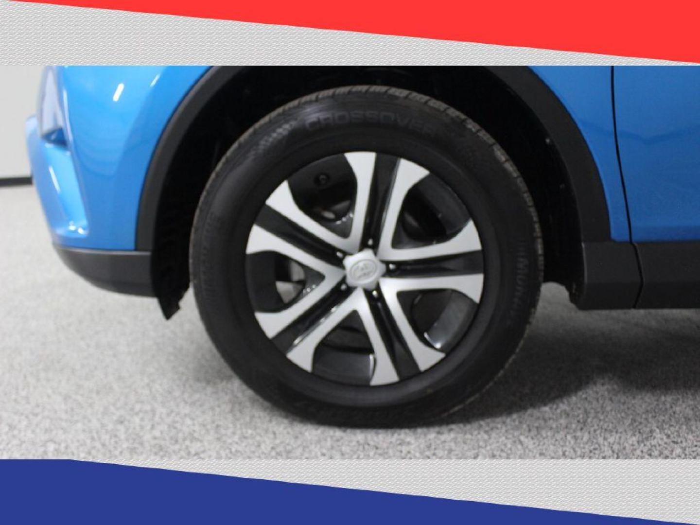 2017 Toyota RAV4 LE FWD (JTMZFREV3HJ) with an 2.5L L4 DOHC 16V engine, 6A transmission, located at 5170 N La Cholla Blvd, Tucson, AZ, 85705, (520) 989-0282, 32.228245, -111.011742 - 2017 Toyota RAV4 - Photo#28