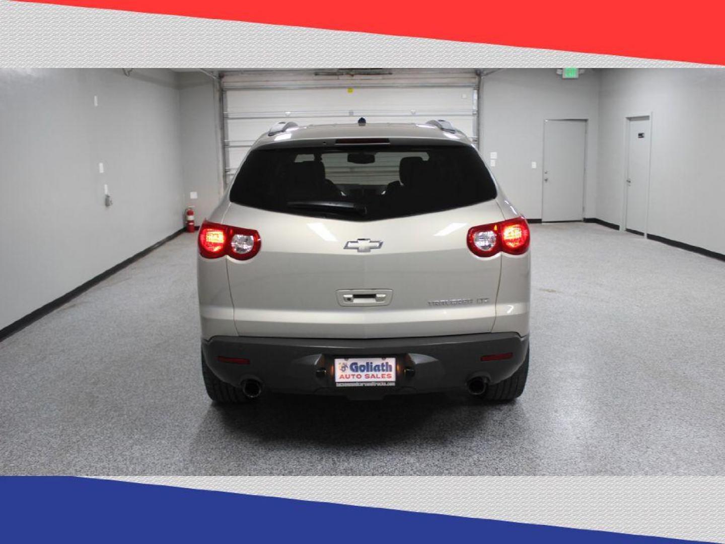 2012 Chevrolet Traverse LTZ FWD (1GNKRLED9CJ) with an 3.6L V6 DOHC 24V engine, 6-Speed Automatic transmission, located at 5170 N La Cholla Blvd, Tucson, AZ, 85705, (520) 989-0282, 32.228245, -111.011742 - 2012 Chevrolet Traverse - Photo#3