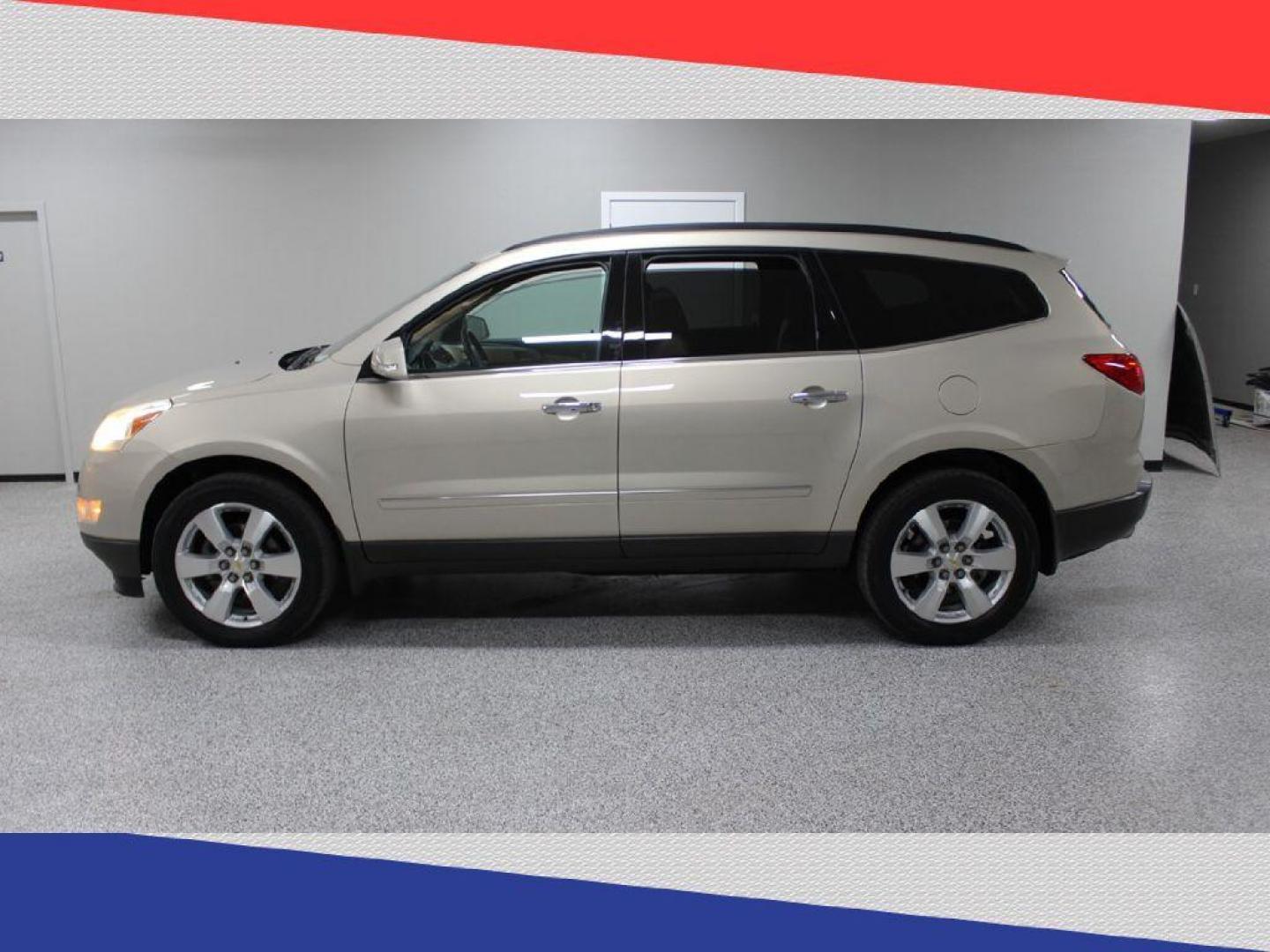 2012 Chevrolet Traverse LTZ FWD (1GNKRLED9CJ) with an 3.6L V6 DOHC 24V engine, 6-Speed Automatic transmission, located at 5170 N La Cholla Blvd, Tucson, AZ, 85705, (520) 989-0282, 32.228245, -111.011742 - 2012 Chevrolet Traverse - Photo#5