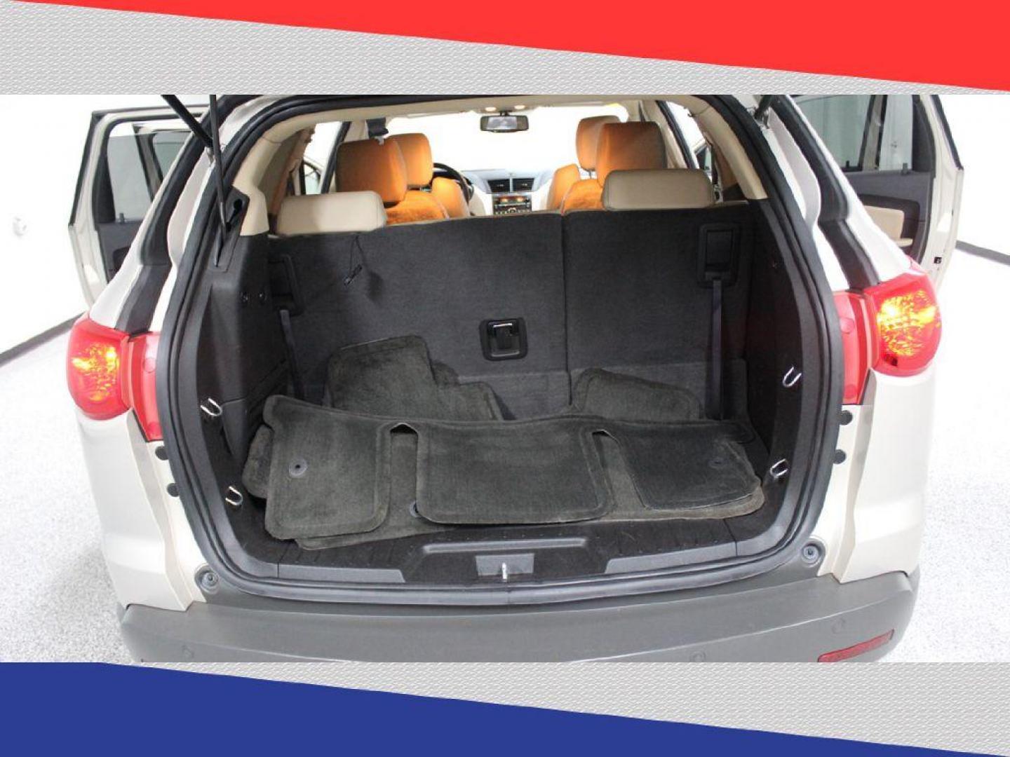 2012 Chevrolet Traverse LTZ FWD (1GNKRLED9CJ) with an 3.6L V6 DOHC 24V engine, 6-Speed Automatic transmission, located at 5170 N La Cholla Blvd, Tucson, AZ, 85705, (520) 989-0282, 32.228245, -111.011742 - 2012 Chevrolet Traverse - Photo#27