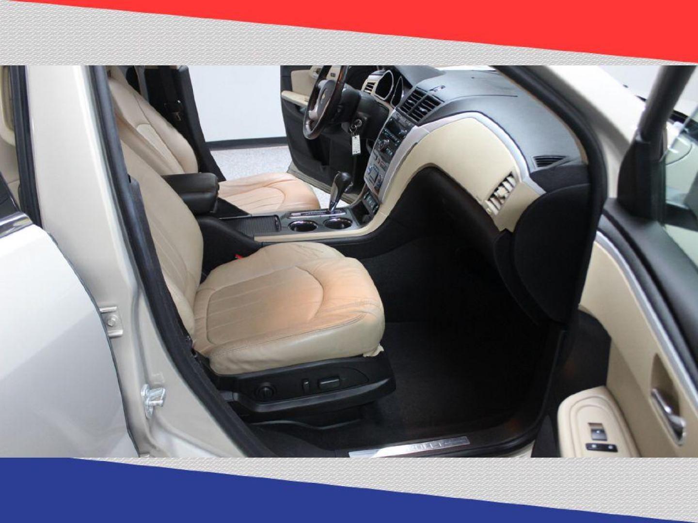 2012 Chevrolet Traverse LTZ FWD (1GNKRLED9CJ) with an 3.6L V6 DOHC 24V engine, 6-Speed Automatic transmission, located at 5170 N La Cholla Blvd, Tucson, AZ, 85705, (520) 989-0282, 32.228245, -111.011742 - 2012 Chevrolet Traverse - Photo#31