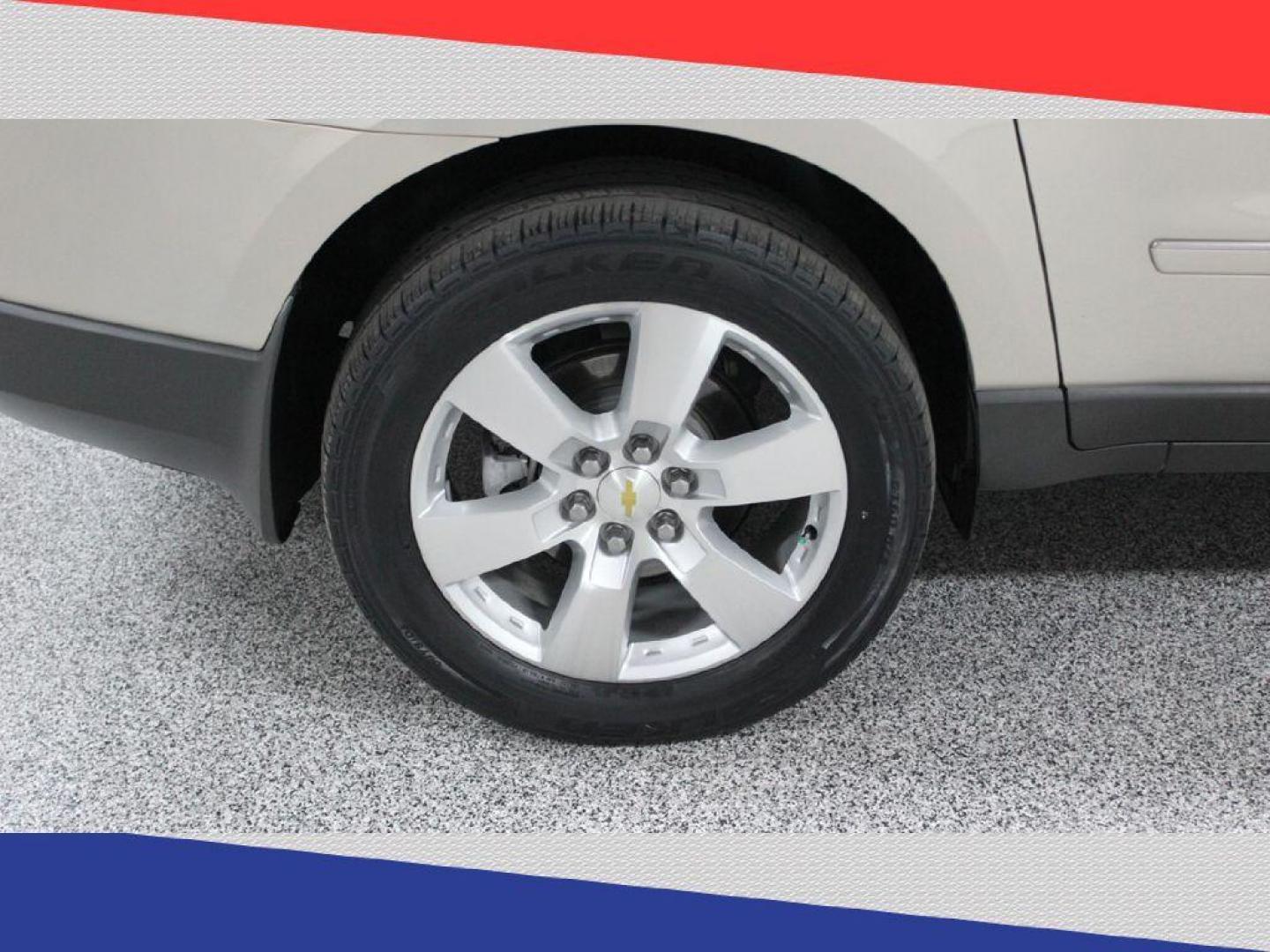 2012 Chevrolet Traverse LTZ FWD (1GNKRLED9CJ) with an 3.6L V6 DOHC 24V engine, 6-Speed Automatic transmission, located at 5170 N La Cholla Blvd, Tucson, AZ, 85705, (520) 989-0282, 32.228245, -111.011742 - 2012 Chevrolet Traverse - Photo#37