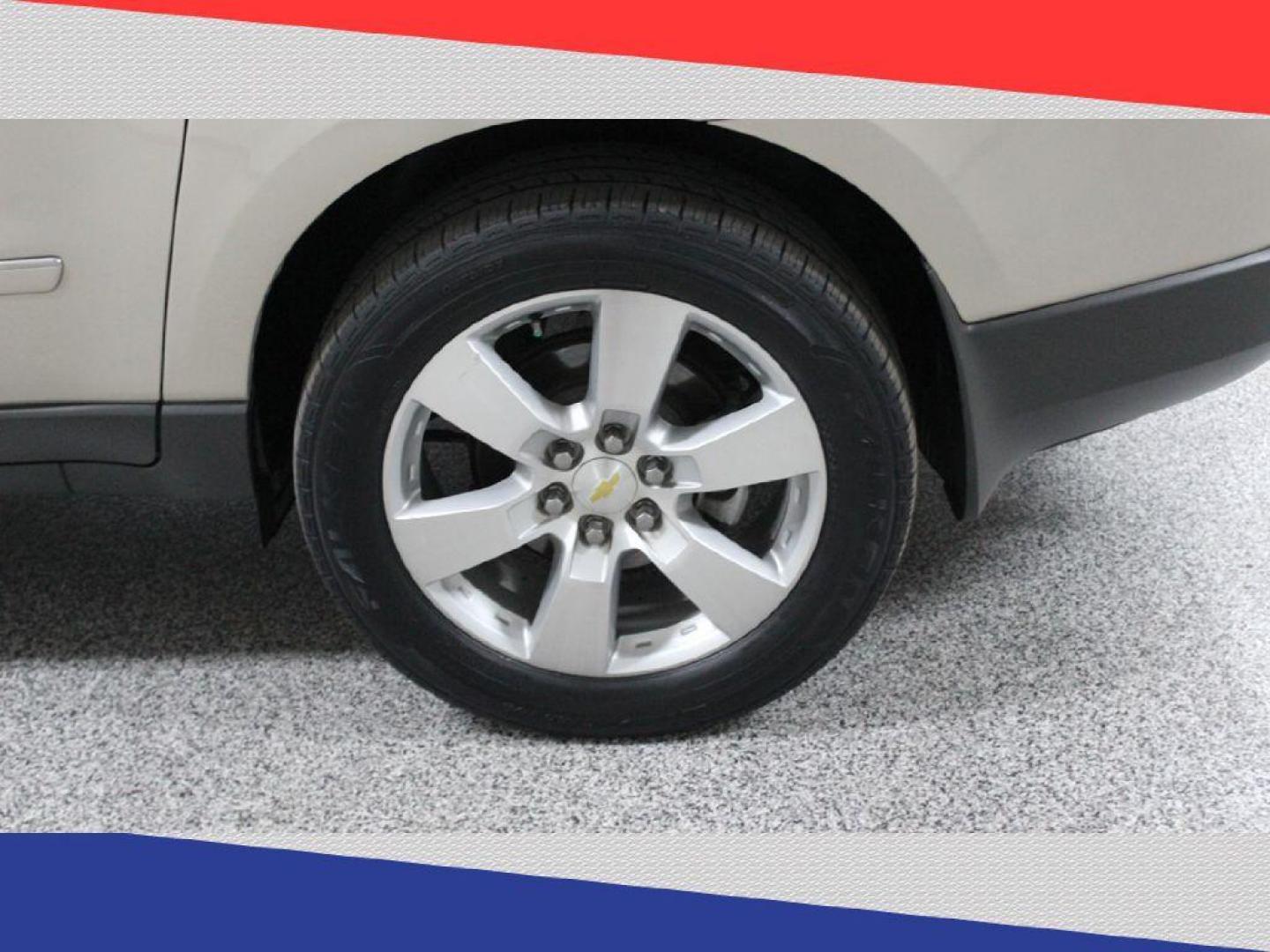 2012 Chevrolet Traverse LTZ FWD (1GNKRLED9CJ) with an 3.6L V6 DOHC 24V engine, 6-Speed Automatic transmission, located at 5170 N La Cholla Blvd, Tucson, AZ, 85705, (520) 989-0282, 32.228245, -111.011742 - 2012 Chevrolet Traverse - Photo#38