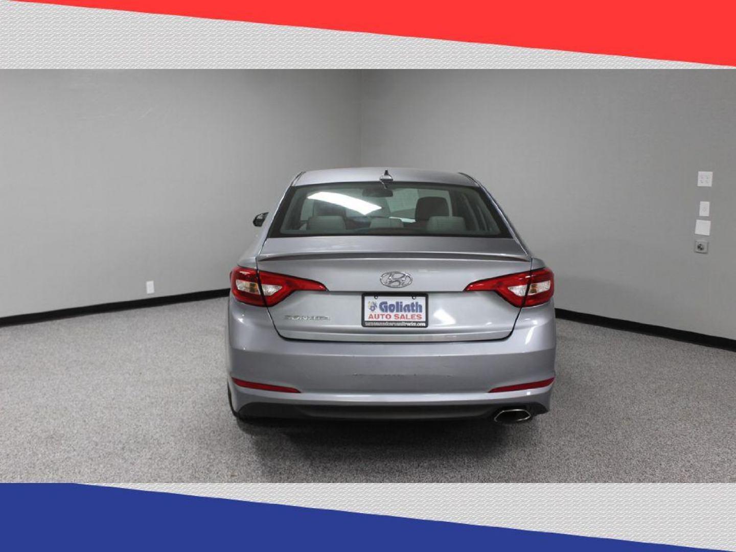2015 Hyundai Sonata ECO (5NPE24AF5FH) with an 1.6L L4 DOHC 16V engine, 7-Speed Automatic transmission, located at 5170 N La Cholla Blvd, Tucson, AZ, 85705, (520) 989-0282, 32.228245, -111.011742 - 2015 Hyundai Sonata - Photo#3