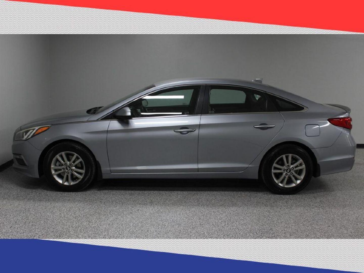 2015 Hyundai Sonata ECO (5NPE24AF5FH) with an 1.6L L4 DOHC 16V engine, 7-Speed Automatic transmission, located at 5170 N La Cholla Blvd, Tucson, AZ, 85705, (520) 989-0282, 32.228245, -111.011742 - 2015 Hyundai Sonata - Photo#5