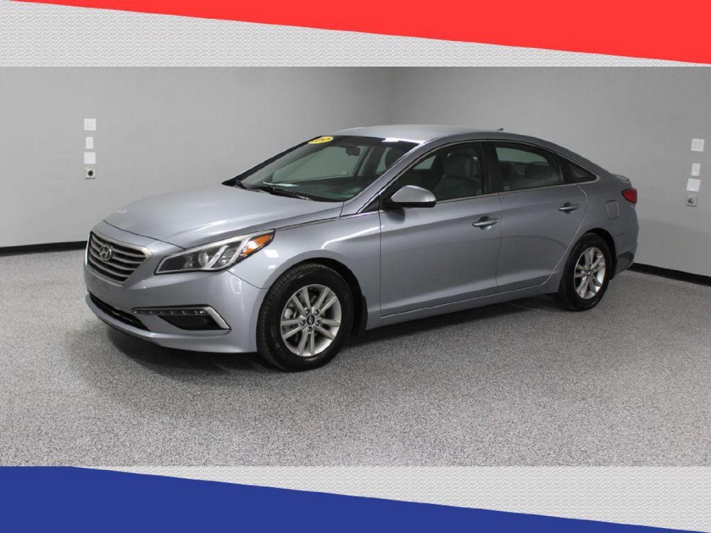 2015 Hyundai Sonata ECO (5NPE24AF5FH) with an 1.6L L4 DOHC 16V engine, 7-Speed Automatic transmission, located at 5170 N La Cholla Blvd, Tucson, AZ, 85705, (520) 989-0282, 32.228245, -111.011742 - 2015 Hyundai Sonata - Photo#6