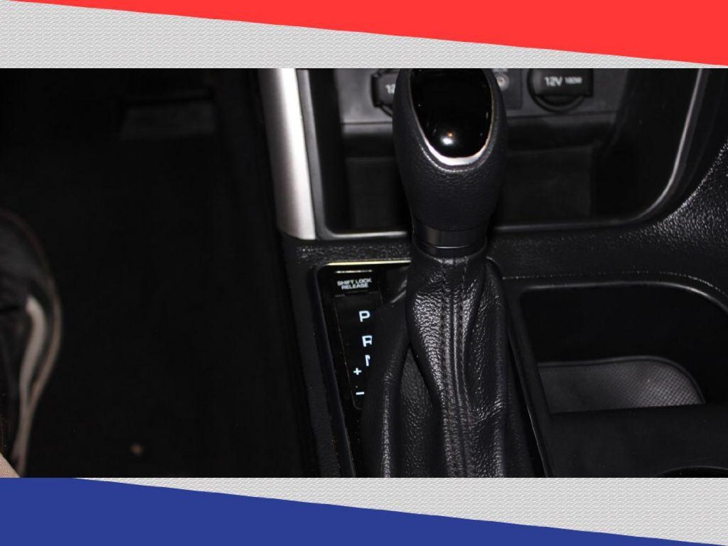 2015 Hyundai Sonata ECO (5NPE24AF5FH) with an 1.6L L4 DOHC 16V engine, 7-Speed Automatic transmission, located at 5170 N La Cholla Blvd, Tucson, AZ, 85705, (520) 989-0282, 32.228245, -111.011742 - 2015 Hyundai Sonata - Photo#9