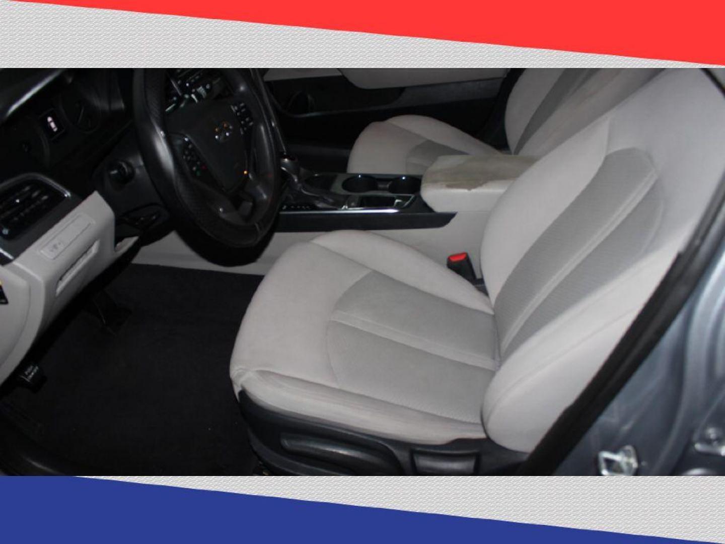 2015 Hyundai Sonata ECO (5NPE24AF5FH) with an 1.6L L4 DOHC 16V engine, 7-Speed Automatic transmission, located at 5170 N La Cholla Blvd, Tucson, AZ, 85705, (520) 989-0282, 32.228245, -111.011742 - 2015 Hyundai Sonata - Photo#10