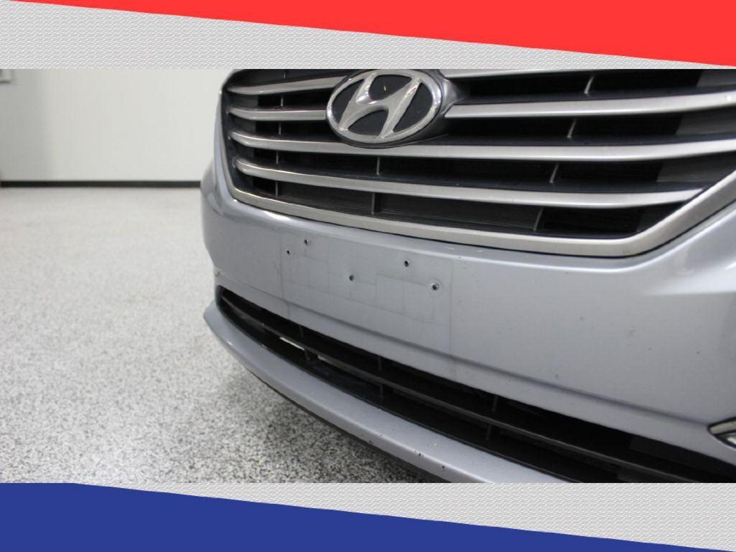 2015 Hyundai Sonata ECO (5NPE24AF5FH) with an 1.6L L4 DOHC 16V engine, 7-Speed Automatic transmission, located at 5170 N La Cholla Blvd, Tucson, AZ, 85705, (520) 989-0282, 32.228245, -111.011742 - 2015 Hyundai Sonata - Photo#24