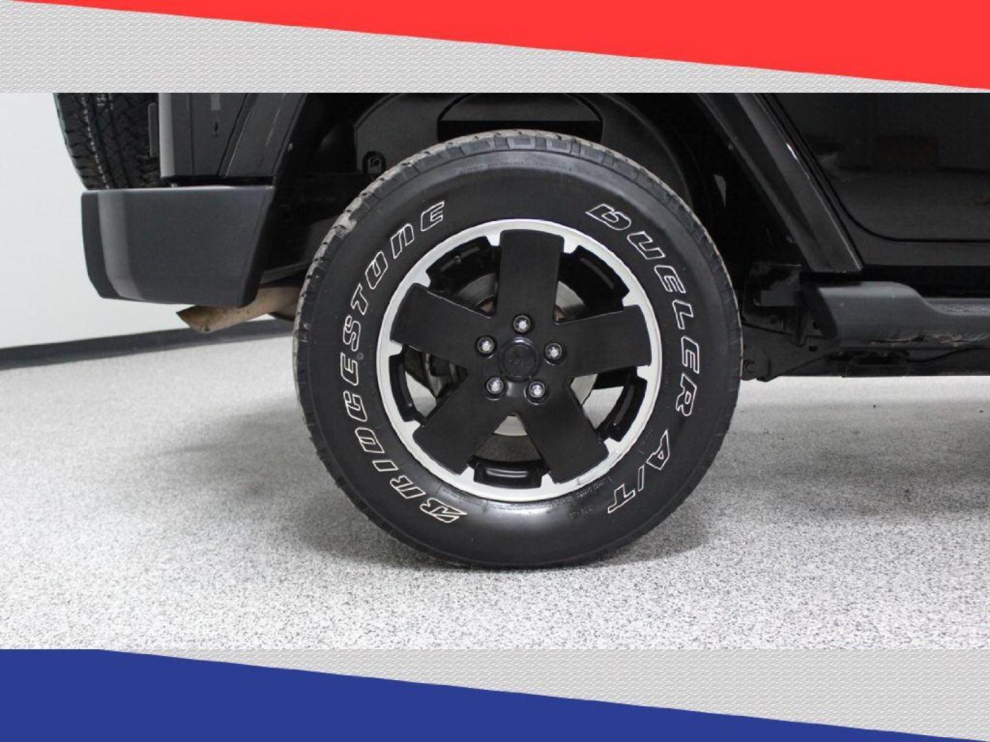 2012 Jeep Wrangler Unlimited Sahara 4WD (1C4BJWEG9CL) with an 3.6L V6 DOHC 24V FFV engine, Automatic transmission, located at 5170 N La Cholla Blvd, Tucson, AZ, 85705, (520) 989-0282, 32.228245, -111.011742 - 2012 Jeep Wrangler - Photo#38
