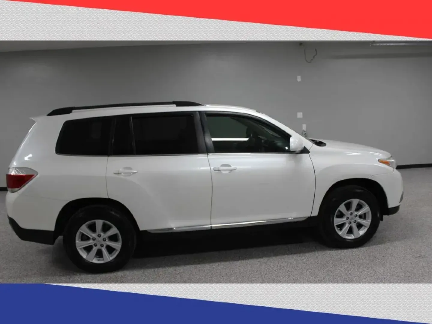 2013 Toyota Highlander Base 2WD V6 (5TDZK3EH9DS) with an 3.5L V6 DOHC 24V engine, 5-Speed Automatic transmission, located at 5170 N La Cholla Blvd, Tucson, AZ, 85705, (520) 989-0282, 32.228245, -111.011742 - 2013 Toyota Highlander - Photo#1