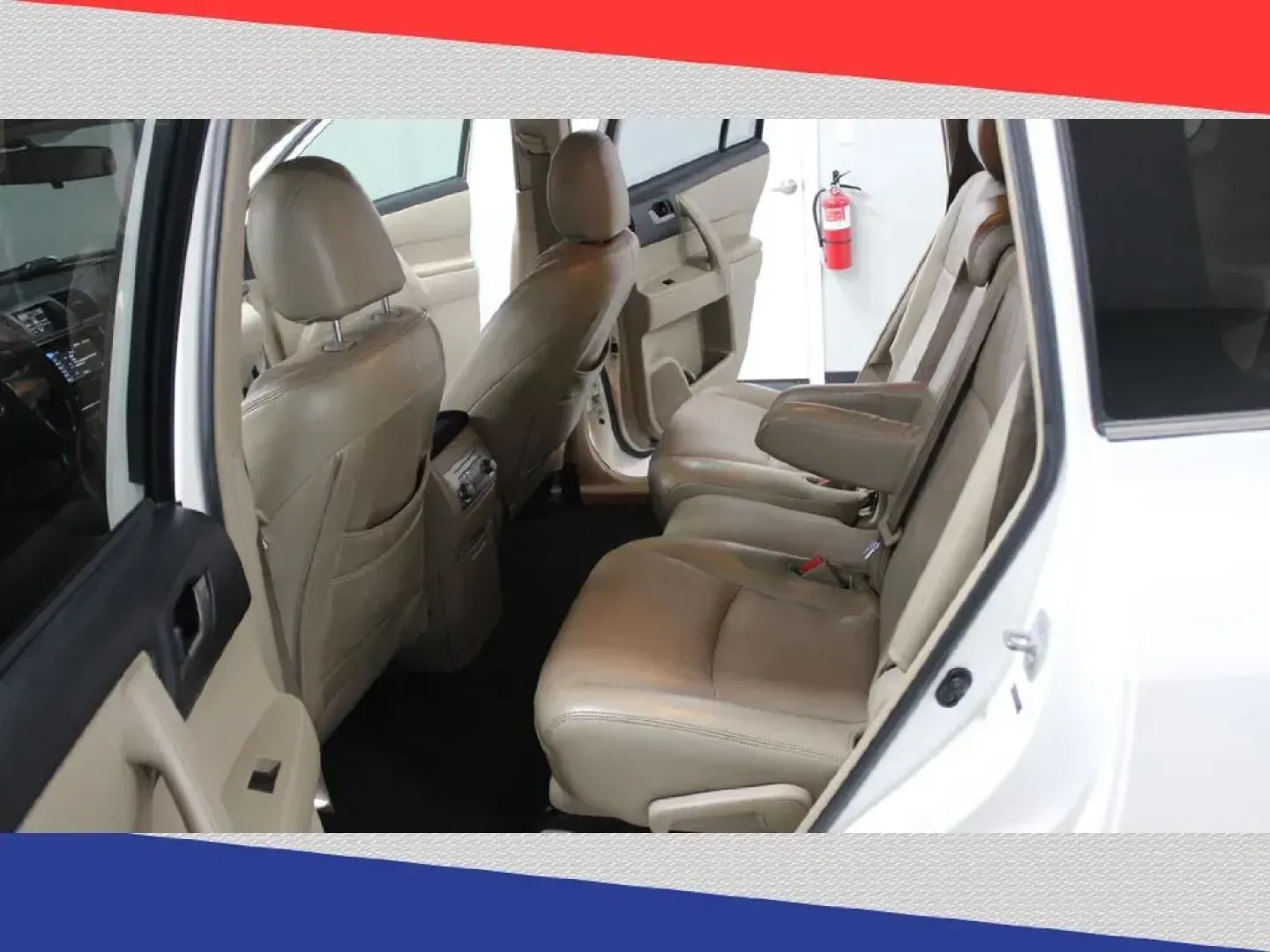 2013 Toyota Highlander Base 2WD V6 (5TDZK3EH9DS) with an 3.5L V6 DOHC 24V engine, 5-Speed Automatic transmission, located at 5170 N La Cholla Blvd, Tucson, AZ, 85705, (520) 989-0282, 32.228245, -111.011742 - 2013 Toyota Highlander - Photo#21