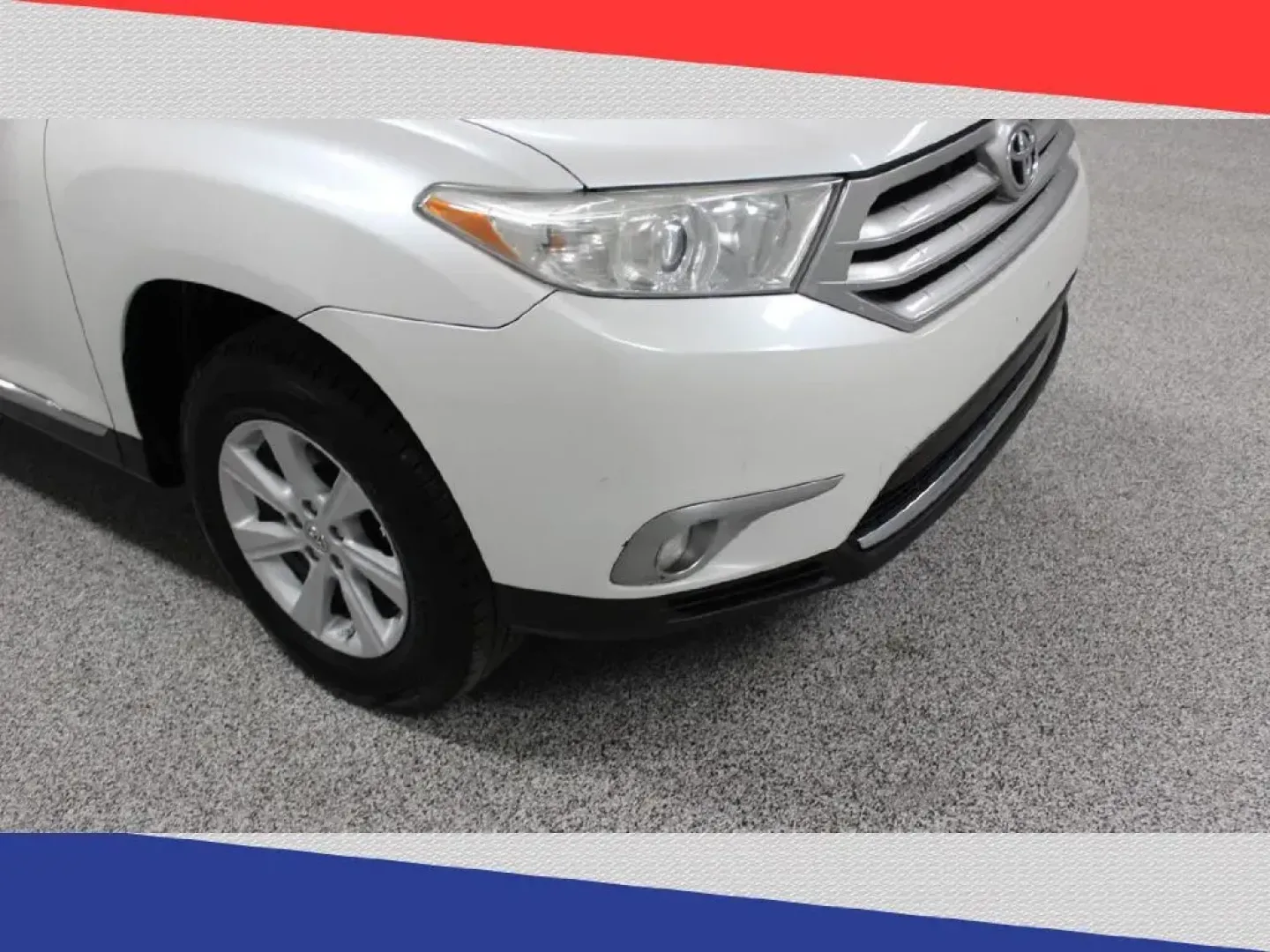 2013 Toyota Highlander Base 2WD V6 (5TDZK3EH9DS) with an 3.5L V6 DOHC 24V engine, 5-Speed Automatic transmission, located at 5170 N La Cholla Blvd, Tucson, AZ, 85705, (520) 989-0282, 32.228245, -111.011742 - 2013 Toyota Highlander - Photo#35
