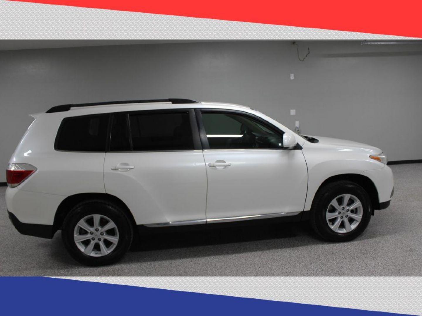 2013 Toyota Highlander Base 2WD V6 (5TDZK3EH9DS) with an 3.5L V6 DOHC 24V engine, 5-Speed Automatic transmission, located at 5170 N La Cholla Blvd, Tucson, AZ, 85705, (520) 989-0282, 32.228245, -111.011742 - 2013 Toyota Highlander - Photo#1