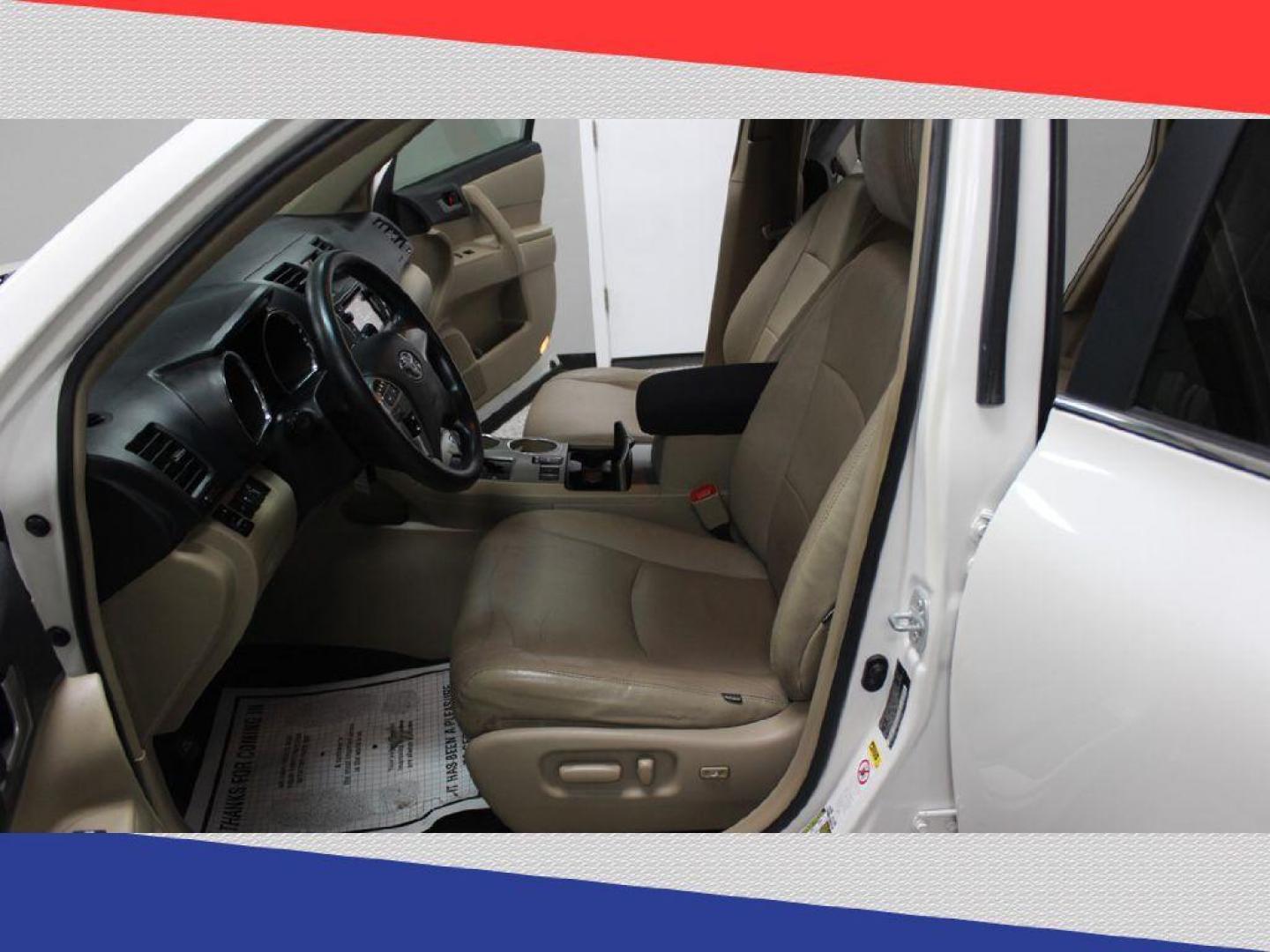 2013 Toyota Highlander Base 2WD V6 (5TDZK3EH9DS) with an 3.5L V6 DOHC 24V engine, 5-Speed Automatic transmission, located at 5170 N La Cholla Blvd, Tucson, AZ, 85705, (520) 989-0282, 32.228245, -111.011742 - 2013 Toyota Highlander - Photo#10