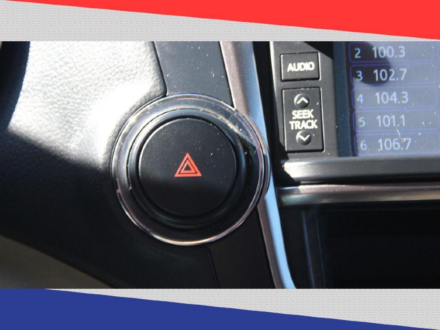 2013 Toyota Highlander Base 2WD V6 (5TDZK3EH9DS) with an 3.5L V6 DOHC 24V engine, 5-Speed Automatic transmission, located at 5170 N La Cholla Blvd, Tucson, AZ, 85705, (520) 989-0282, 32.228245, -111.011742 - 2013 Toyota Highlander - Photo#17
