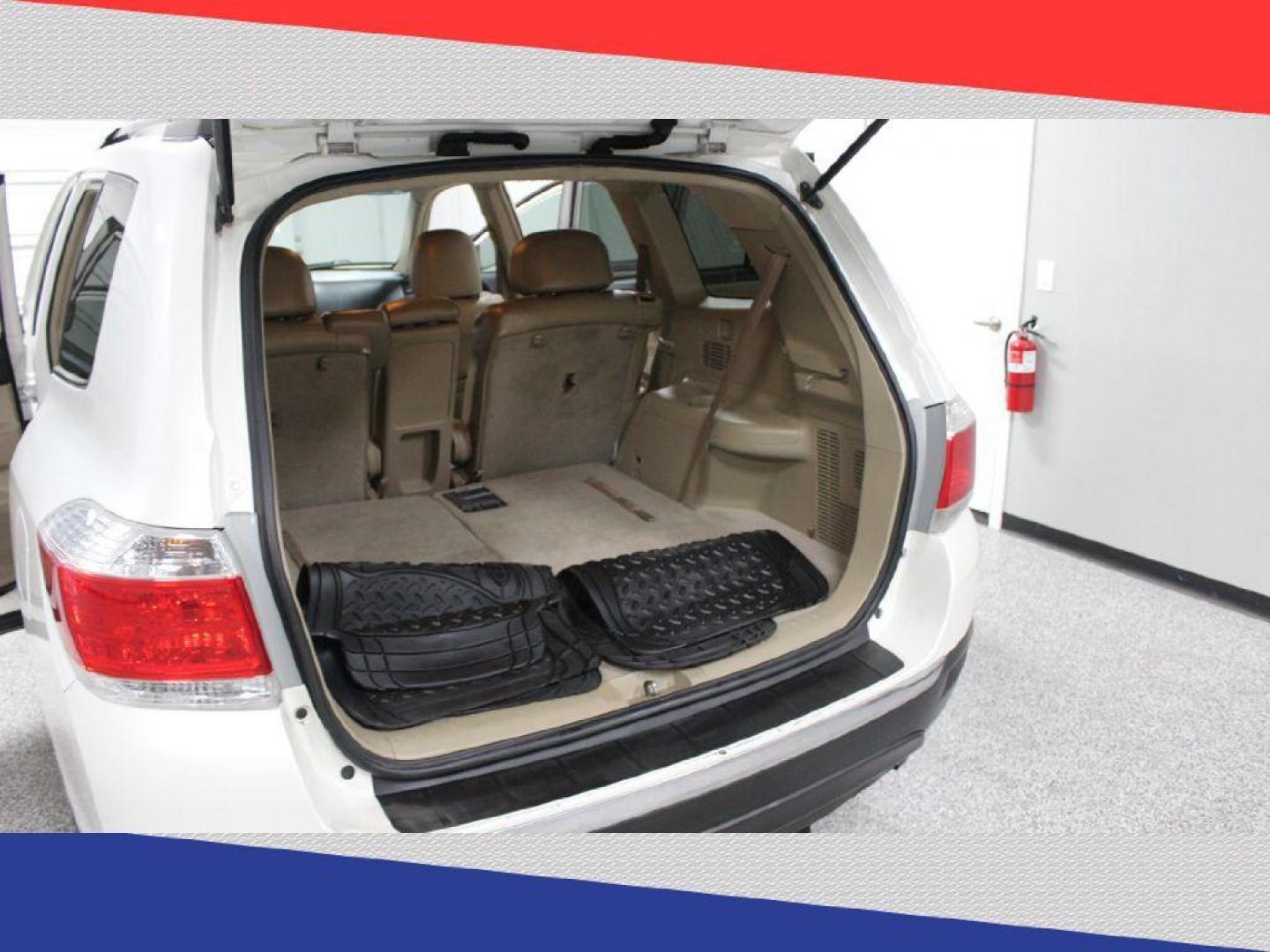 2013 Toyota Highlander Base 2WD V6 (5TDZK3EH9DS) with an 3.5L V6 DOHC 24V engine, 5-Speed Automatic transmission, located at 5170 N La Cholla Blvd, Tucson, AZ, 85705, (520) 989-0282, 32.228245, -111.011742 - 2013 Toyota Highlander - Photo#27