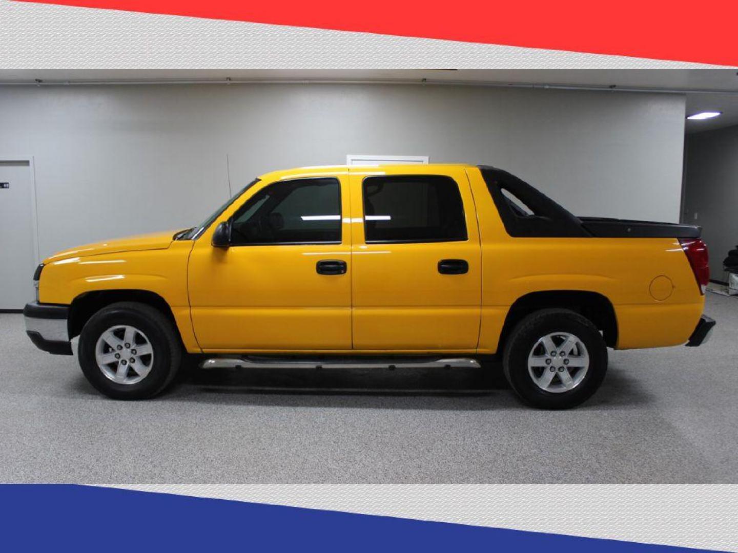 2003 Chevrolet Avalanche 1500 2WD (3GNEC13TX3G) with an 5.3L V8 OHV 16V engine, 4-Speed Automatic Overdrive transmission, located at 5170 N La Cholla Blvd, Tucson, AZ, 85705, (520) 989-0282, 32.228245, -111.011742 - 2003 Chevrolet Avalanche - Photo#5