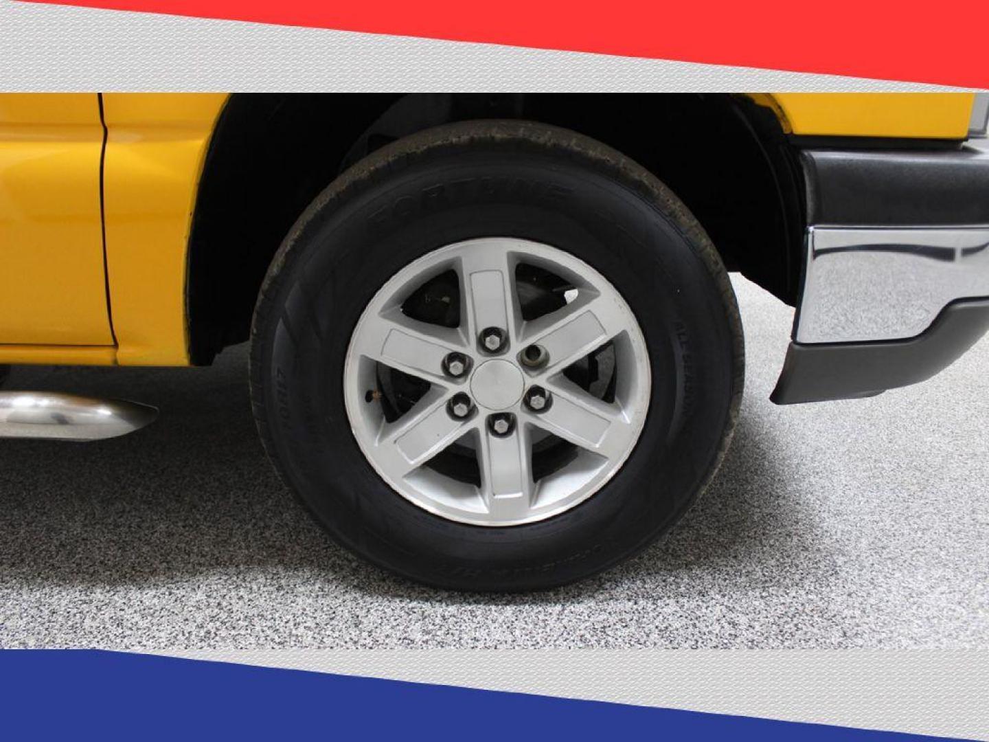 2003 Chevrolet Avalanche 1500 2WD (3GNEC13TX3G) with an 5.3L V8 OHV 16V engine, 4-Speed Automatic Overdrive transmission, located at 5170 N La Cholla Blvd, Tucson, AZ, 85705, (520) 989-0282, 32.228245, -111.011742 - 2003 Chevrolet Avalanche - Photo#41