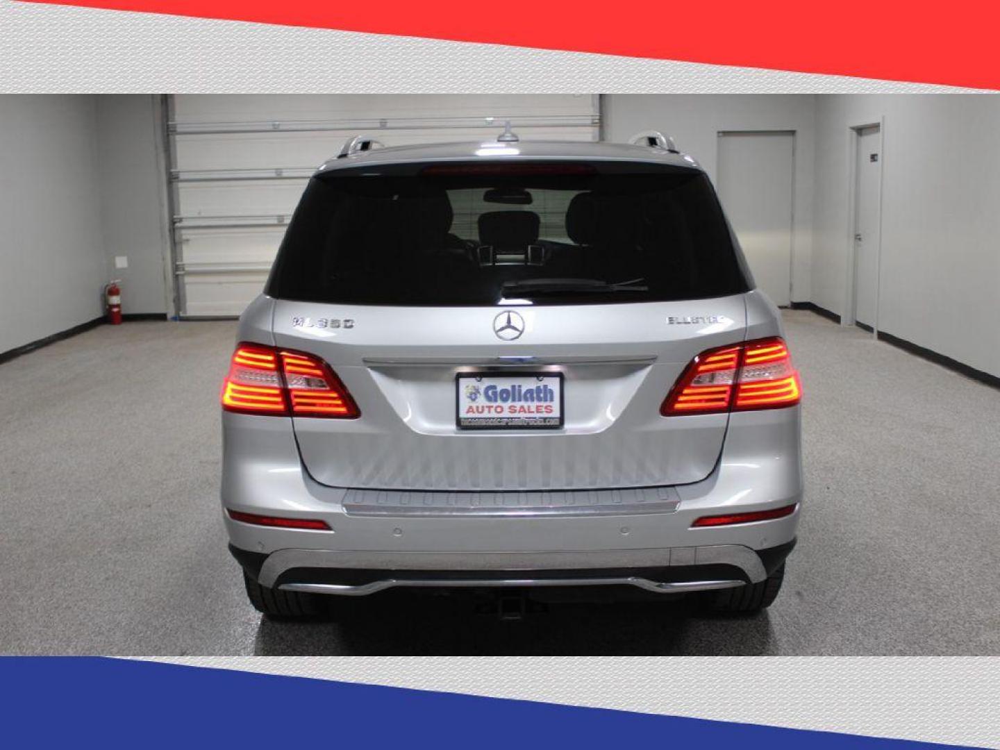 2013 Mercedes-Benz M-Class ML350 BlueTEC (4JGDA2EB4DA) with an 3.0L V6 DOHC 24V TURBO DIESEL engine, 7-Speed Automatic transmission, located at 5170 N La Cholla Blvd, Tucson, AZ, 85705, (520) 989-0282, 32.228245, -111.011742 - 2013 Mercedes-Benz M-Class - Photo#3