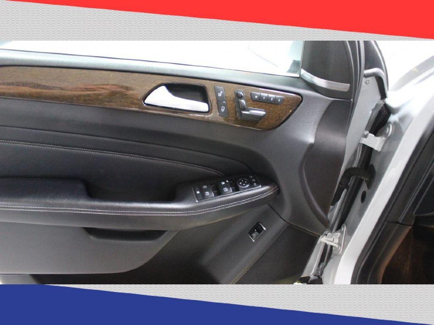 2013 Mercedes-Benz M-Class ML350 BlueTEC (4JGDA2EB4DA) with an 3.0L V6 DOHC 24V TURBO DIESEL engine, 7-Speed Automatic transmission, located at 5170 N La Cholla Blvd, Tucson, AZ, 85705, (520) 989-0282, 32.228245, -111.011742 - 2013 Mercedes-Benz M-Class - Photo#12