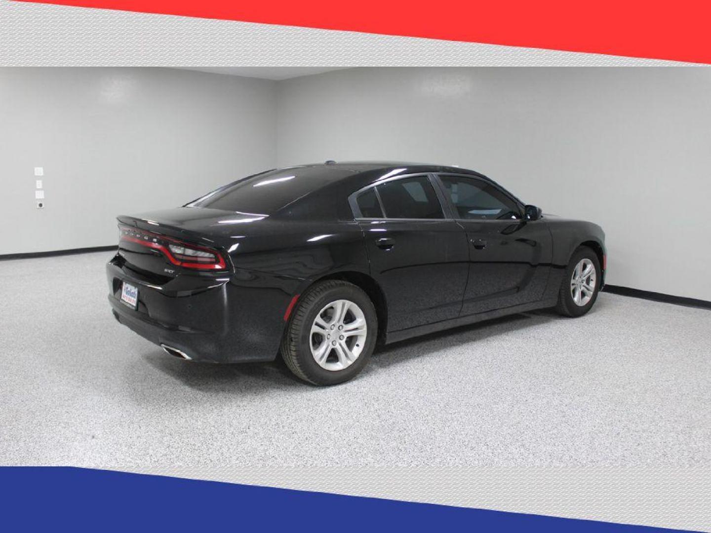 2018 Dodge Charger SE (2C3CDXBG5JH) with an 3.6L V6 DOHC 24V engine, 8A transmission, located at 5170 N La Cholla Blvd, Tucson, AZ, 85705, (520) 989-0282, 32.228245, -111.011742 - 2018 Dodge Charger - Photo#2