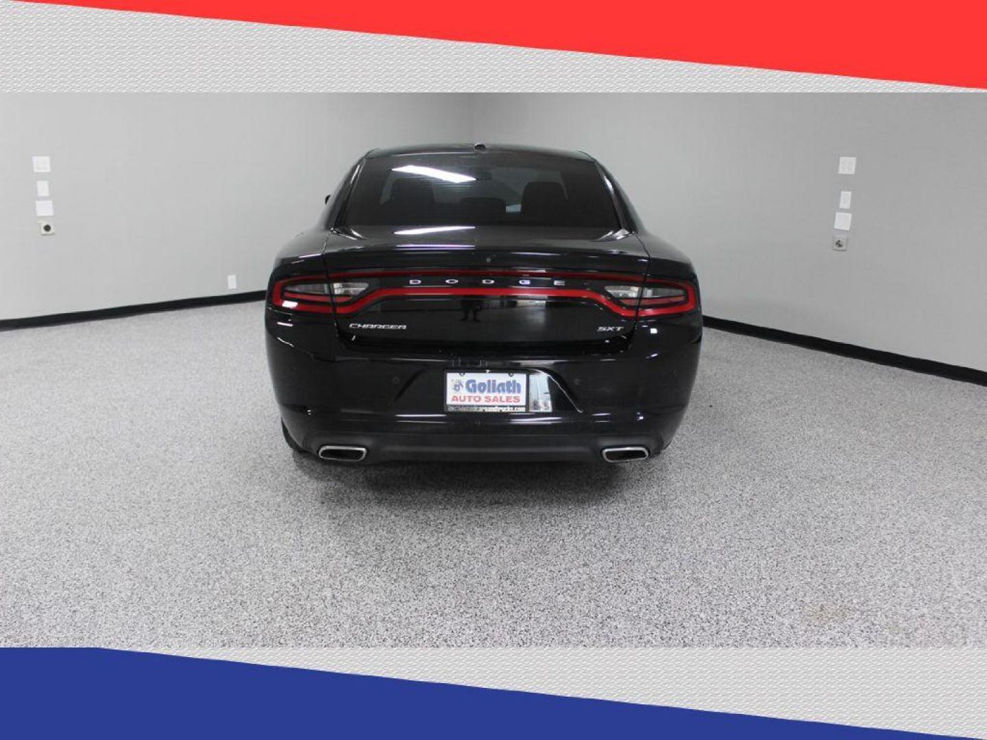 2018 Dodge Charger SE (2C3CDXBG5JH) with an 3.6L V6 DOHC 24V engine, 8A transmission, located at 5170 N La Cholla Blvd, Tucson, AZ, 85705, (520) 989-0282, 32.228245, -111.011742 - 2018 Dodge Charger - Photo#3