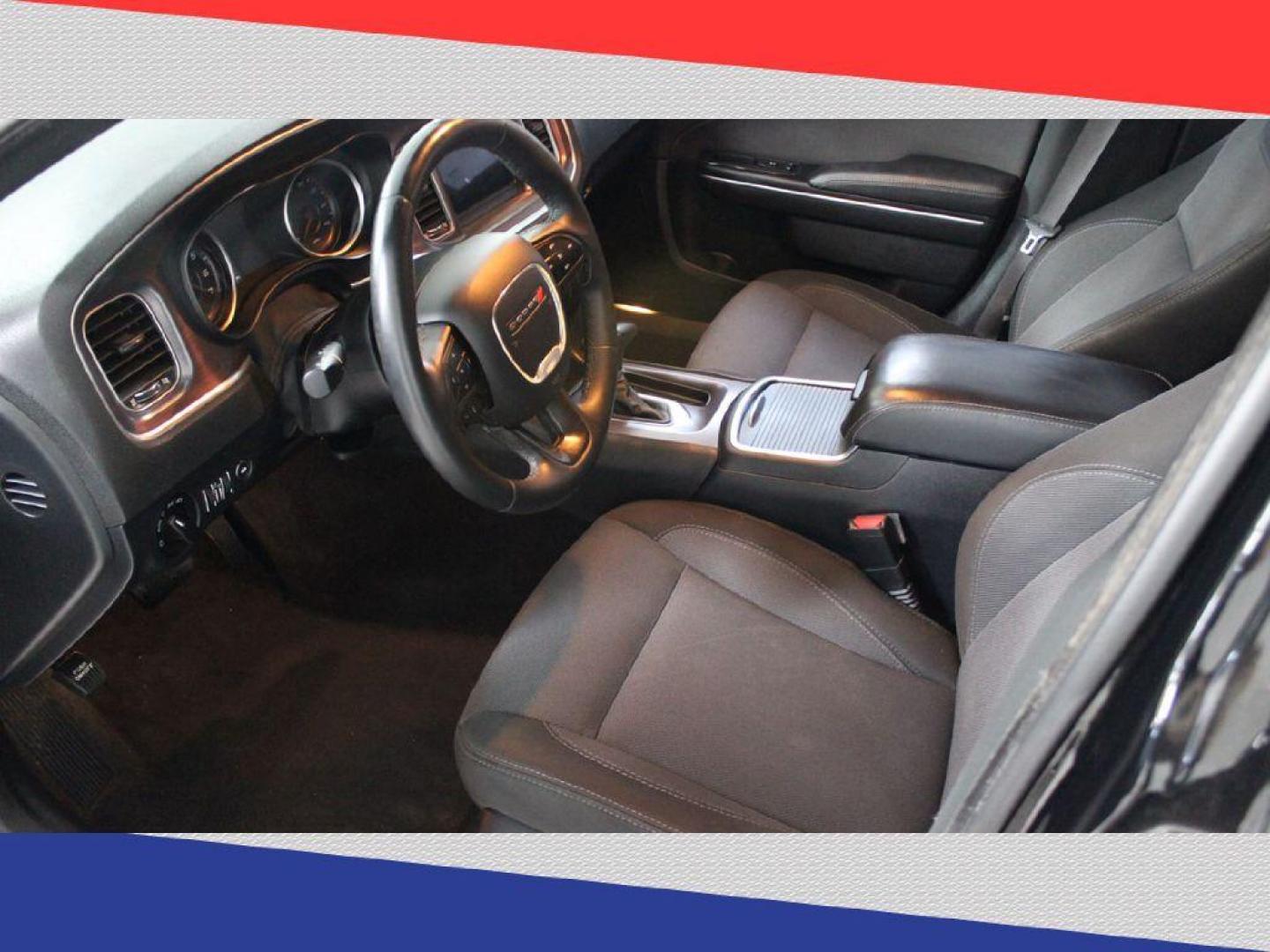 2018 Dodge Charger SE (2C3CDXBG5JH) with an 3.6L V6 DOHC 24V engine, 8A transmission, located at 5170 N La Cholla Blvd, Tucson, AZ, 85705, (520) 989-0282, 32.228245, -111.011742 - 2018 Dodge Charger - Photo#11