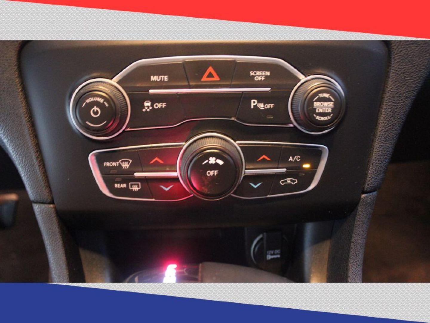 2018 Dodge Charger SE (2C3CDXBG5JH) with an 3.6L V6 DOHC 24V engine, 8A transmission, located at 5170 N La Cholla Blvd, Tucson, AZ, 85705, (520) 989-0282, 32.228245, -111.011742 - 2018 Dodge Charger - Photo#18