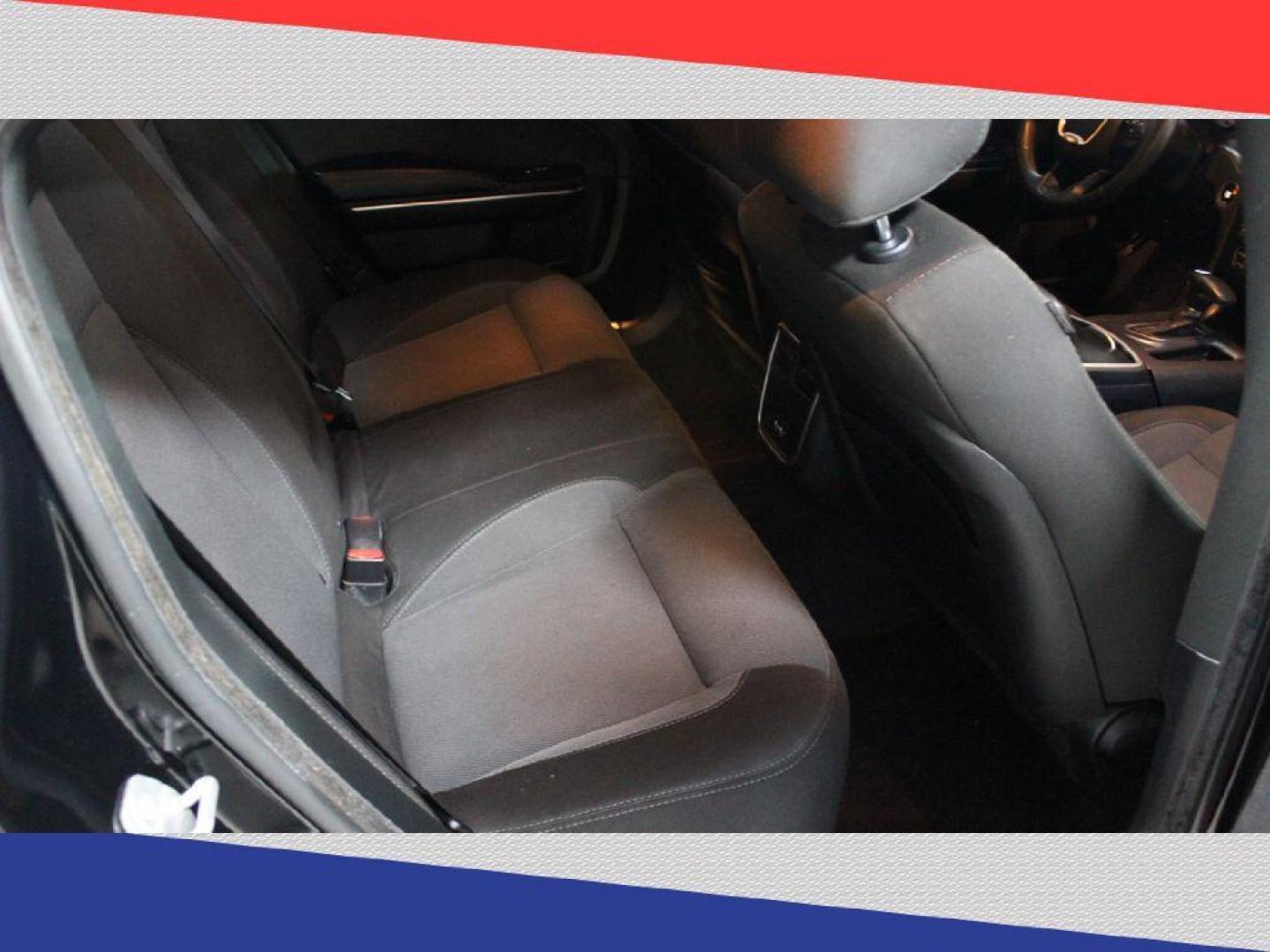 2018 Dodge Charger SE (2C3CDXBG5JH) with an 3.6L V6 DOHC 24V engine, 8A transmission, located at 5170 N La Cholla Blvd, Tucson, AZ, 85705, (520) 989-0282, 32.228245, -111.011742 - 2018 Dodge Charger - Photo#23