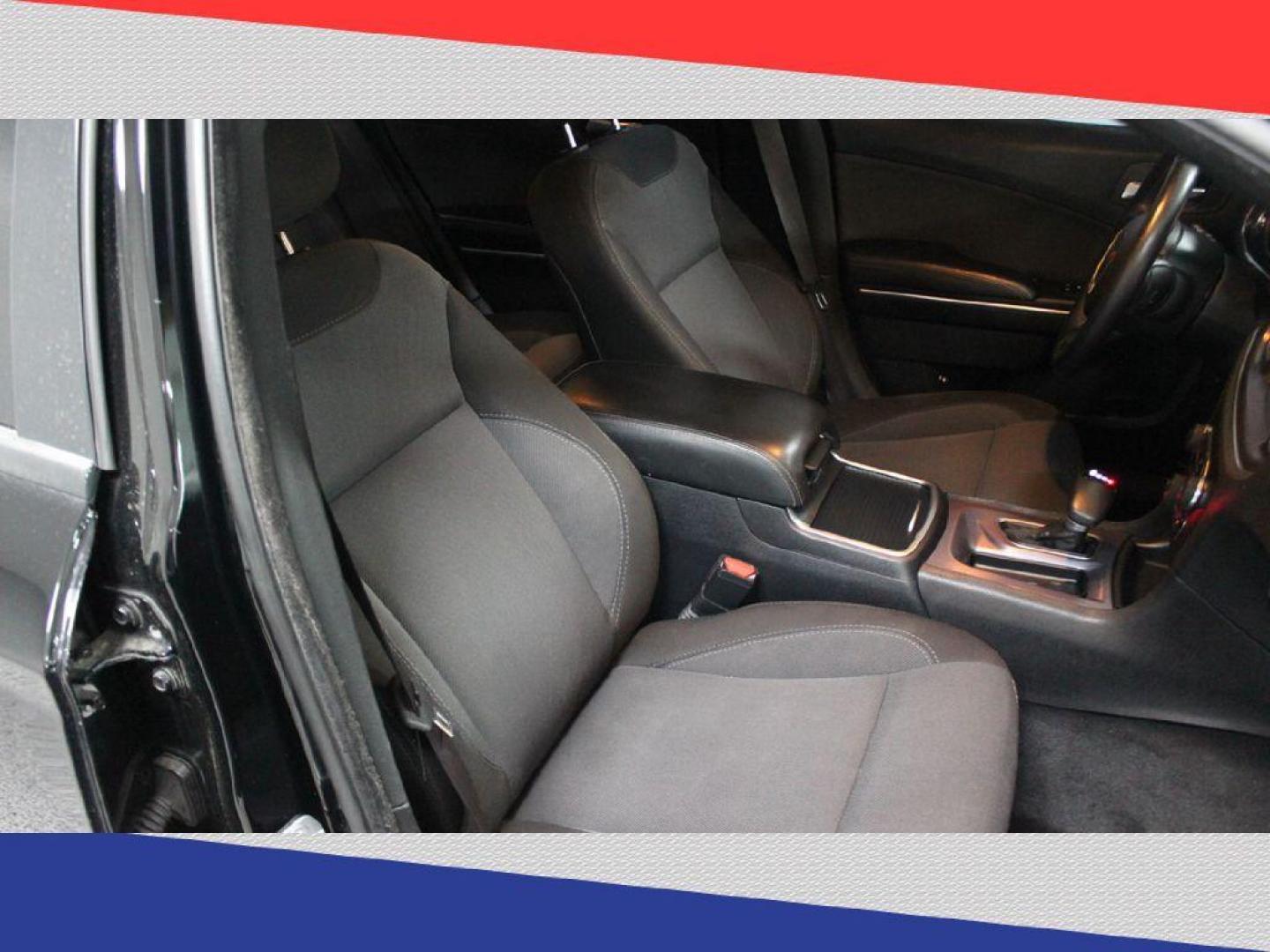 2018 Dodge Charger SE (2C3CDXBG5JH) with an 3.6L V6 DOHC 24V engine, 8A transmission, located at 5170 N La Cholla Blvd, Tucson, AZ, 85705, (520) 989-0282, 32.228245, -111.011742 - 2018 Dodge Charger - Photo#25