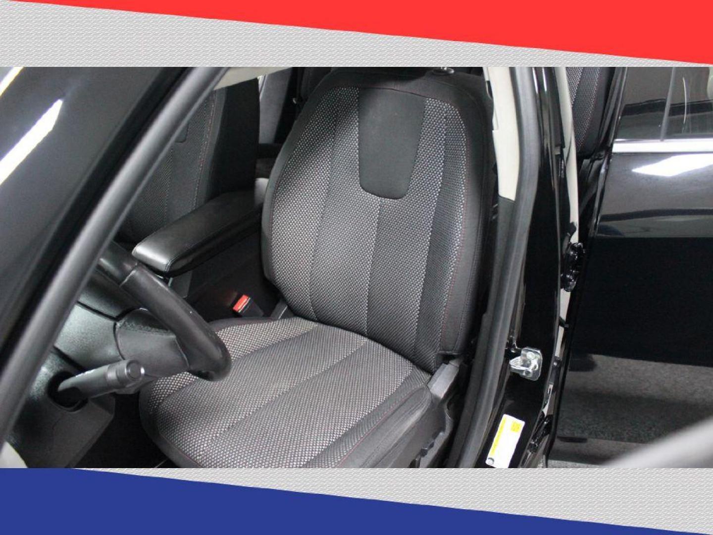 2017 Chevrolet Equinox LT 2WD (2GNALCEK1H1) with an 2.4L L4 DOHC 16V FFV engine, 6A transmission, located at 5170 N La Cholla Blvd, Tucson, AZ, 85705, (520) 989-0282, 32.228245, -111.011742 - 2017 Chevrolet Equinox - Photo#11