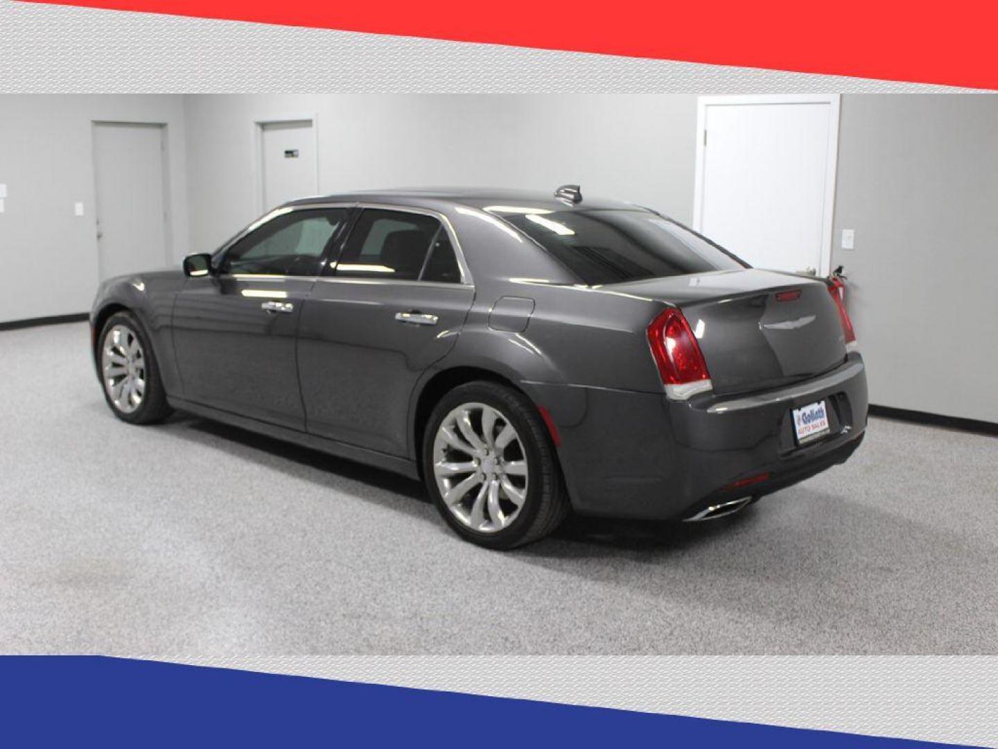 2018 Chrysler 300 C RWD (2C3CCAEG1JH) with an 3.6L V6 SOHC 24V engine, 8A transmission, located at 5170 N La Cholla Blvd, Tucson, AZ, 85705, (520) 989-0282, 32.228245, -111.011742 - 2018 Chrysler 300 - Photo#4