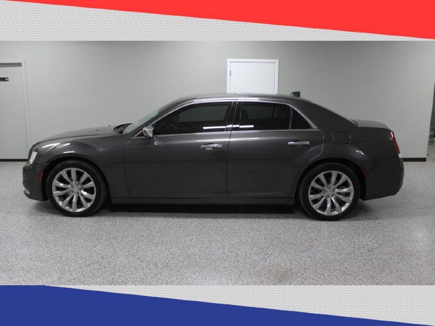 2018 Chrysler 300 C RWD (2C3CCAEG1JH) with an 3.6L V6 SOHC 24V engine, 8A transmission, located at 5170 N La Cholla Blvd, Tucson, AZ, 85705, (520) 989-0282, 32.228245, -111.011742 - 2018 Chrysler 300 - Photo#5