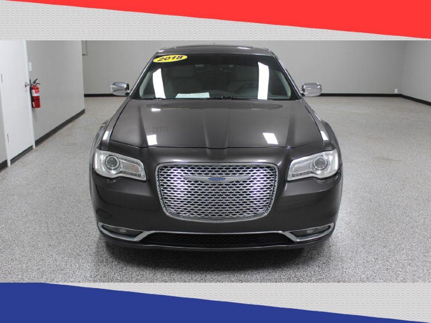 2018 Chrysler 300 C RWD (2C3CCAEG1JH) with an 3.6L V6 SOHC 24V engine, 8A transmission, located at 5170 N La Cholla Blvd, Tucson, AZ, 85705, (520) 989-0282, 32.228245, -111.011742 - 2018 Chrysler 300 - Photo#7