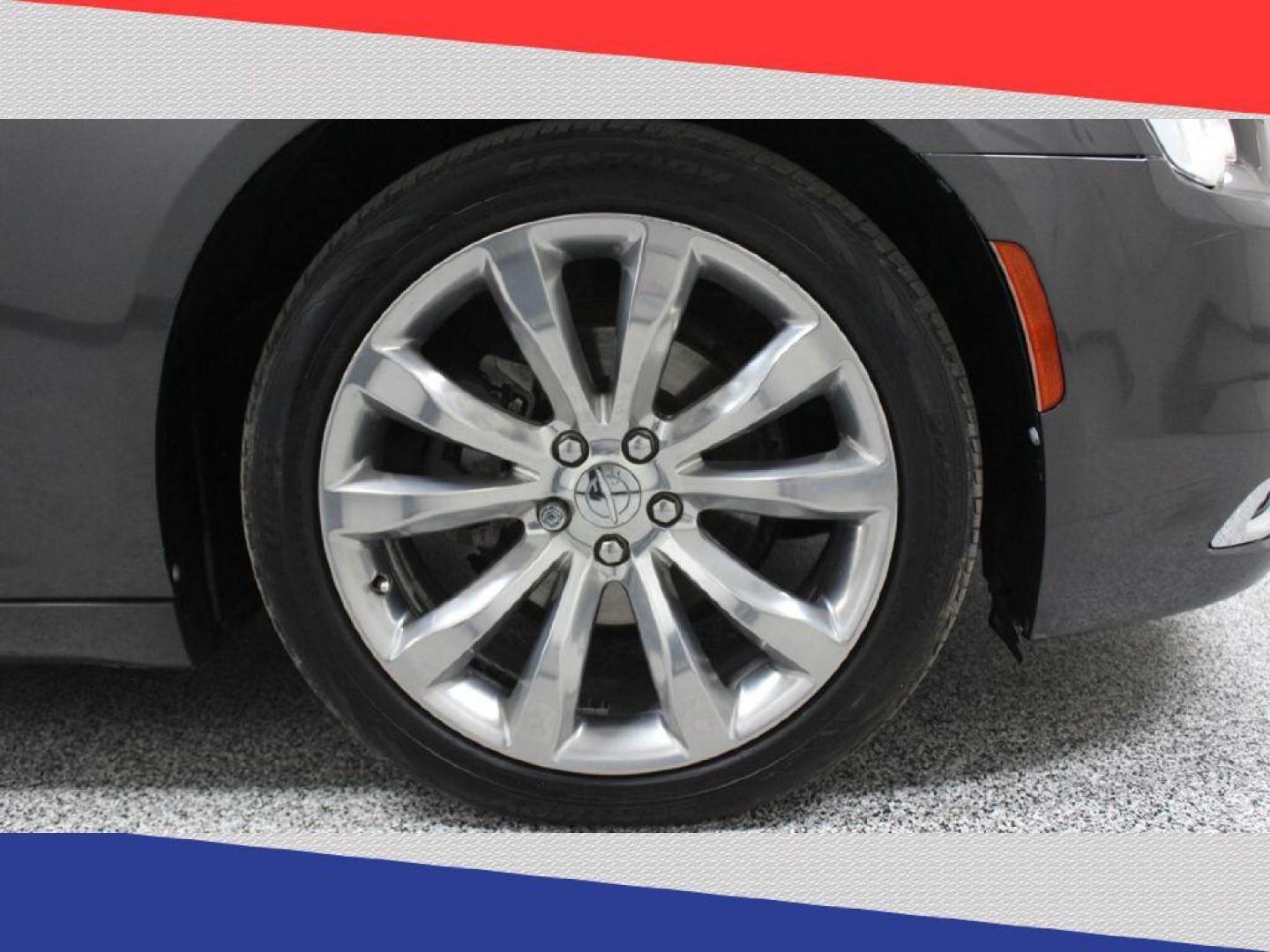 2018 Chrysler 300 C RWD (2C3CCAEG1JH) with an 3.6L V6 SOHC 24V engine, 8A transmission, located at 5170 N La Cholla Blvd, Tucson, AZ, 85705, (520) 989-0282, 32.228245, -111.011742 - 2018 Chrysler 300 - Photo#40