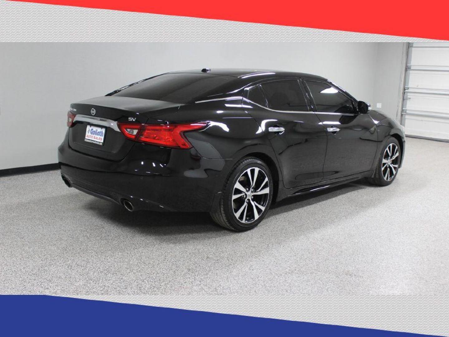 2018 Nissan Maxima 3.5 SV (1N4AA6AP2JC) with an 3.5L V6 DOHC 24V engine, CVT transmission, located at 5170 N La Cholla Blvd, Tucson, AZ, 85705, (520) 989-0282, 32.228245, -111.011742 - 2018 Nissan Maxima - Photo#2