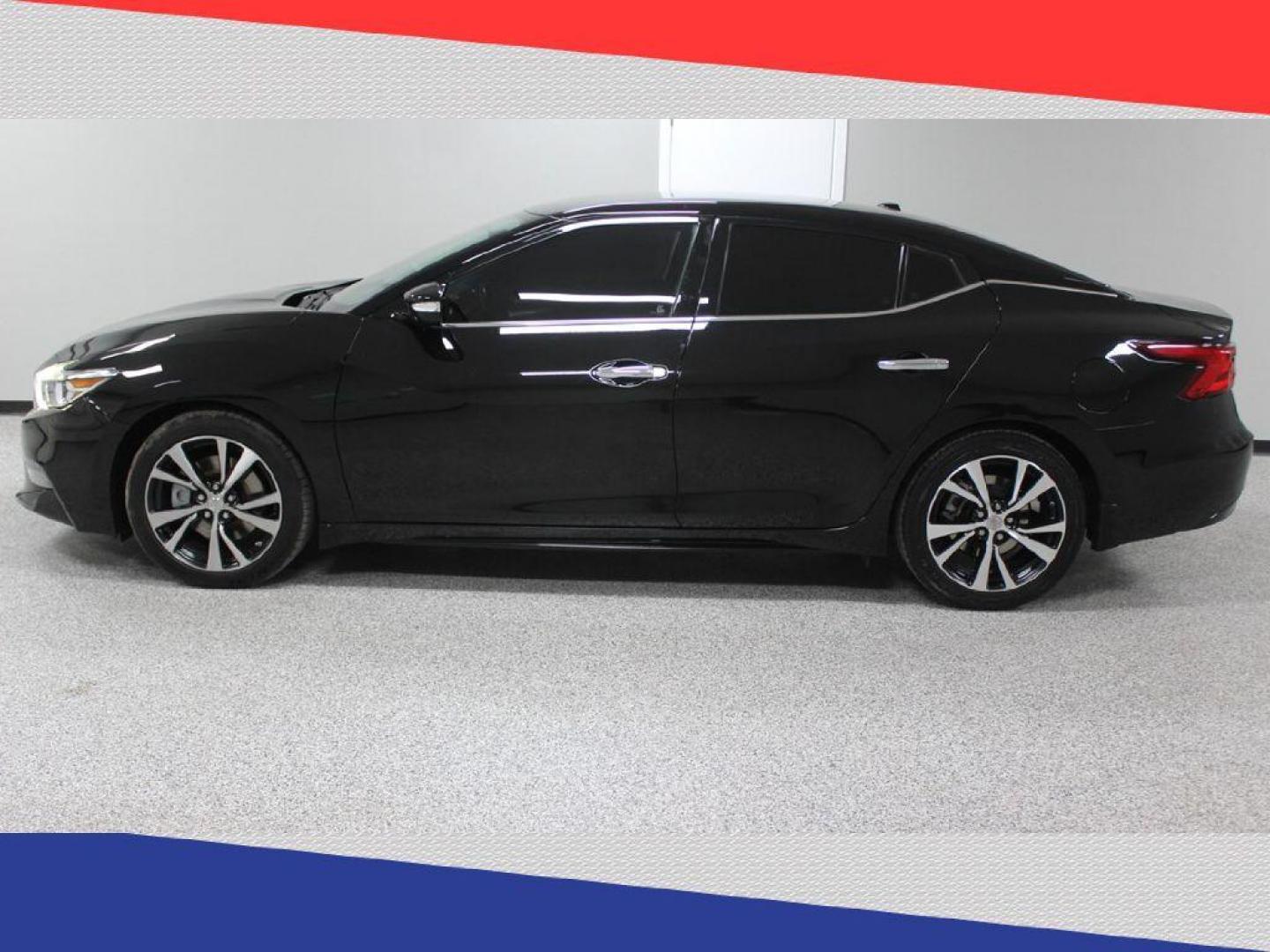 2018 Nissan Maxima 3.5 SV (1N4AA6AP2JC) with an 3.5L V6 DOHC 24V engine, CVT transmission, located at 5170 N La Cholla Blvd, Tucson, AZ, 85705, (520) 989-0282, 32.228245, -111.011742 - 2018 Nissan Maxima - Photo#5