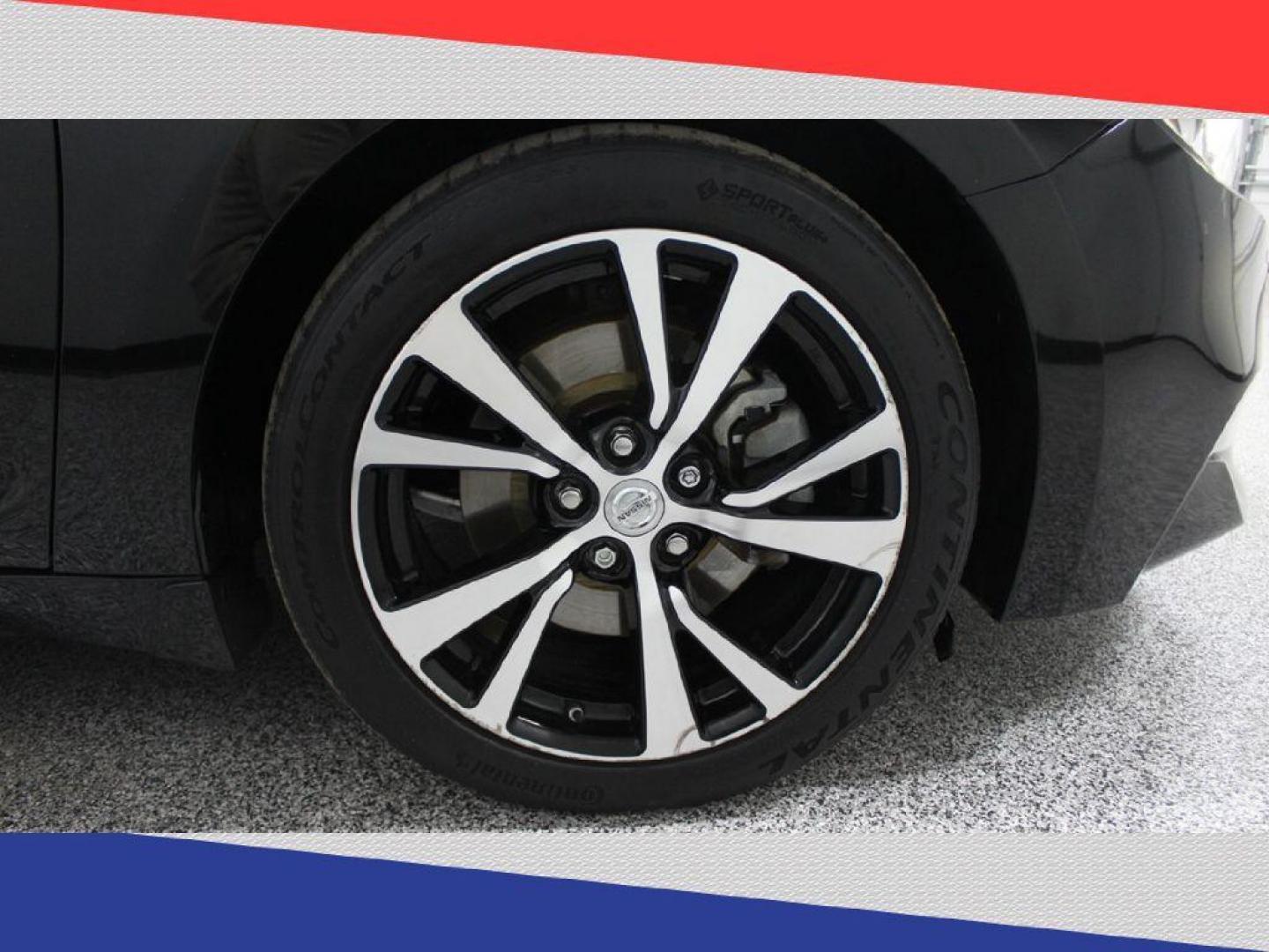 2018 Nissan Maxima 3.5 SV (1N4AA6AP2JC) with an 3.5L V6 DOHC 24V engine, CVT transmission, located at 5170 N La Cholla Blvd, Tucson, AZ, 85705, (520) 989-0282, 32.228245, -111.011742 - 2018 Nissan Maxima - Photo#34