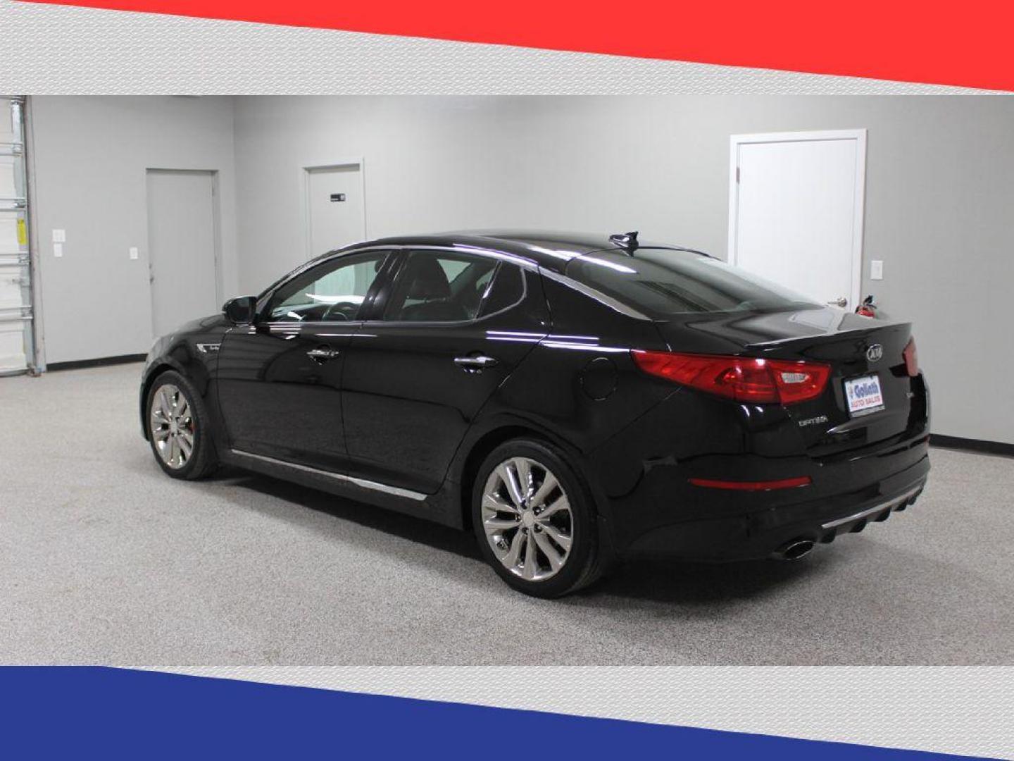 2015 Kia Optima SX Turbo (5XXGR4A61FG) with an 2.0L L4 DOHC 16V TURBO engine, 6-Speed Automatic transmission, located at 5170 N La Cholla Blvd, Tucson, AZ, 85705, (520) 989-0282, 32.228245, -111.011742 - 2015 Kia Optima - Photo#4
