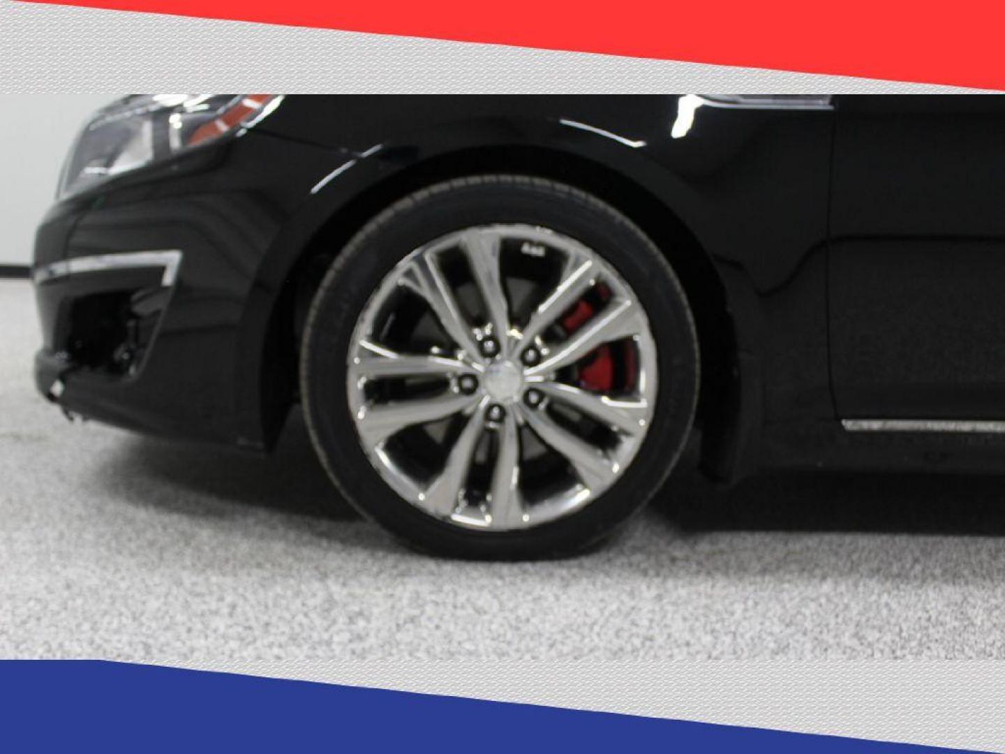2015 Kia Optima SX Turbo (5XXGR4A61FG) with an 2.0L L4 DOHC 16V TURBO engine, 6-Speed Automatic transmission, located at 5170 N La Cholla Blvd, Tucson, AZ, 85705, (520) 989-0282, 32.228245, -111.011742 - 2015 Kia Optima - Photo#44