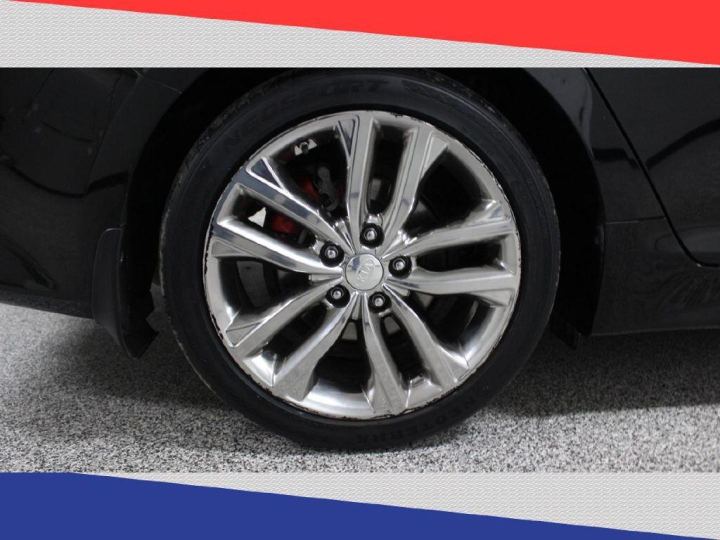 2015 Kia Optima SX Turbo (5XXGR4A61FG) with an 2.0L L4 DOHC 16V TURBO engine, 6-Speed Automatic transmission, located at 5170 N La Cholla Blvd, Tucson, AZ, 85705, (520) 989-0282, 32.228245, -111.011742 - 2015 Kia Optima - Photo#46