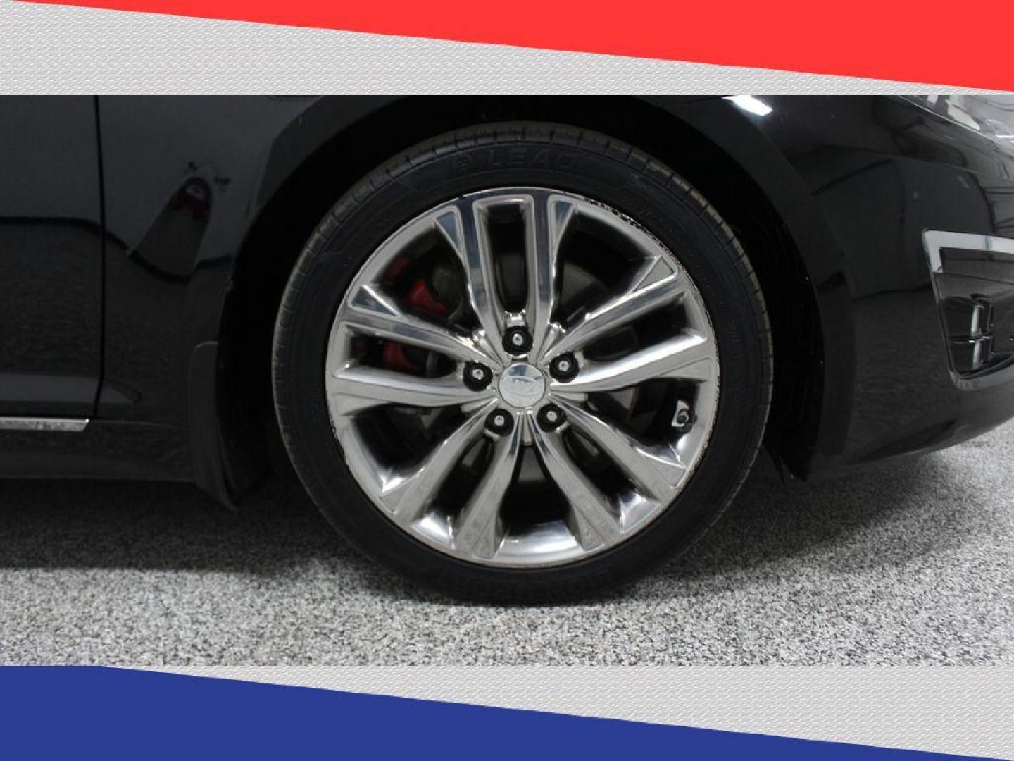 2015 Kia Optima SX Turbo (5XXGR4A61FG) with an 2.0L L4 DOHC 16V TURBO engine, 6-Speed Automatic transmission, located at 5170 N La Cholla Blvd, Tucson, AZ, 85705, (520) 989-0282, 32.228245, -111.011742 - 2015 Kia Optima - Photo#47